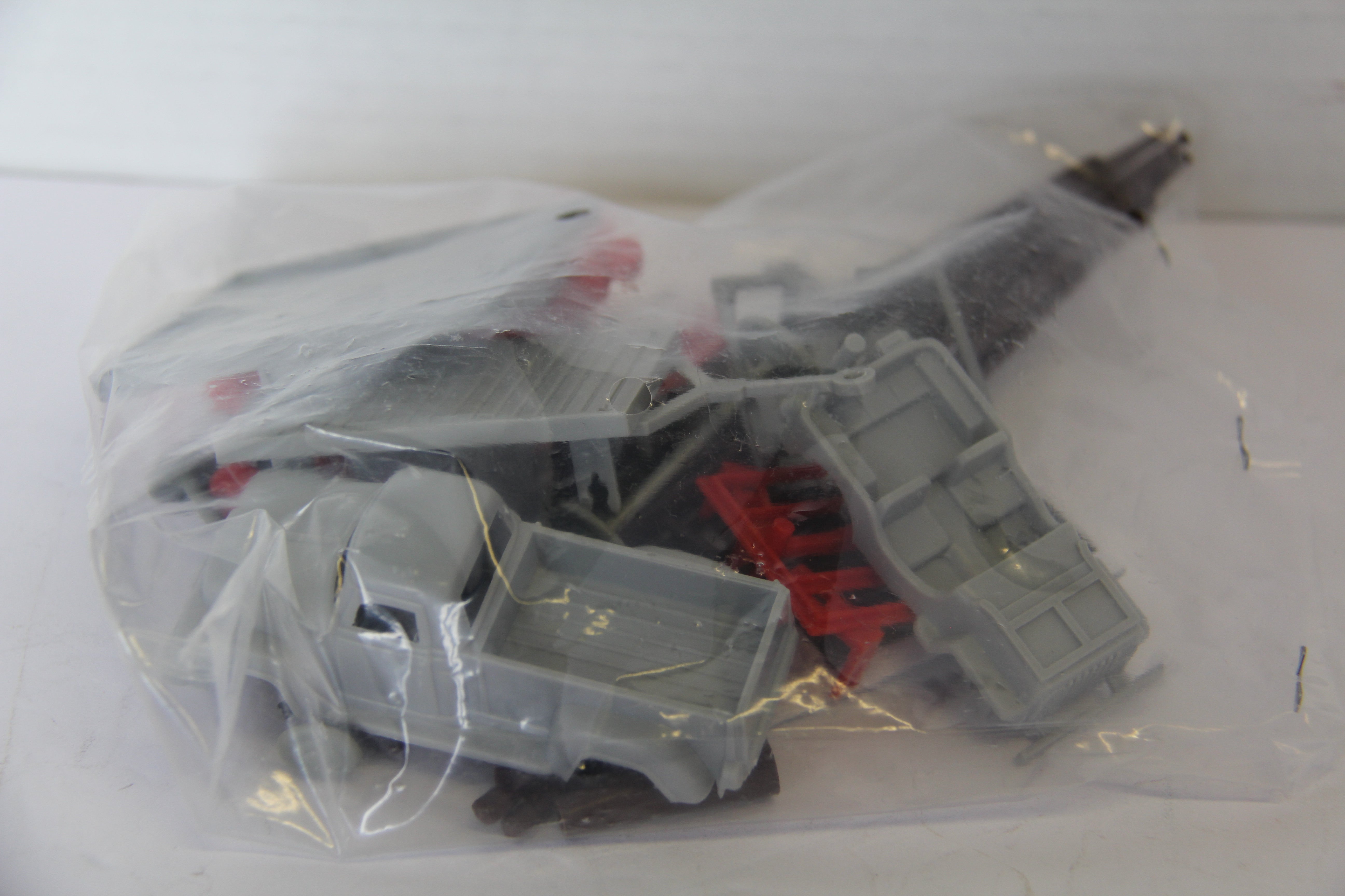 Bachmann Plasticville #45603 Windmill w/ Farm Machinery-Second hand-M7812