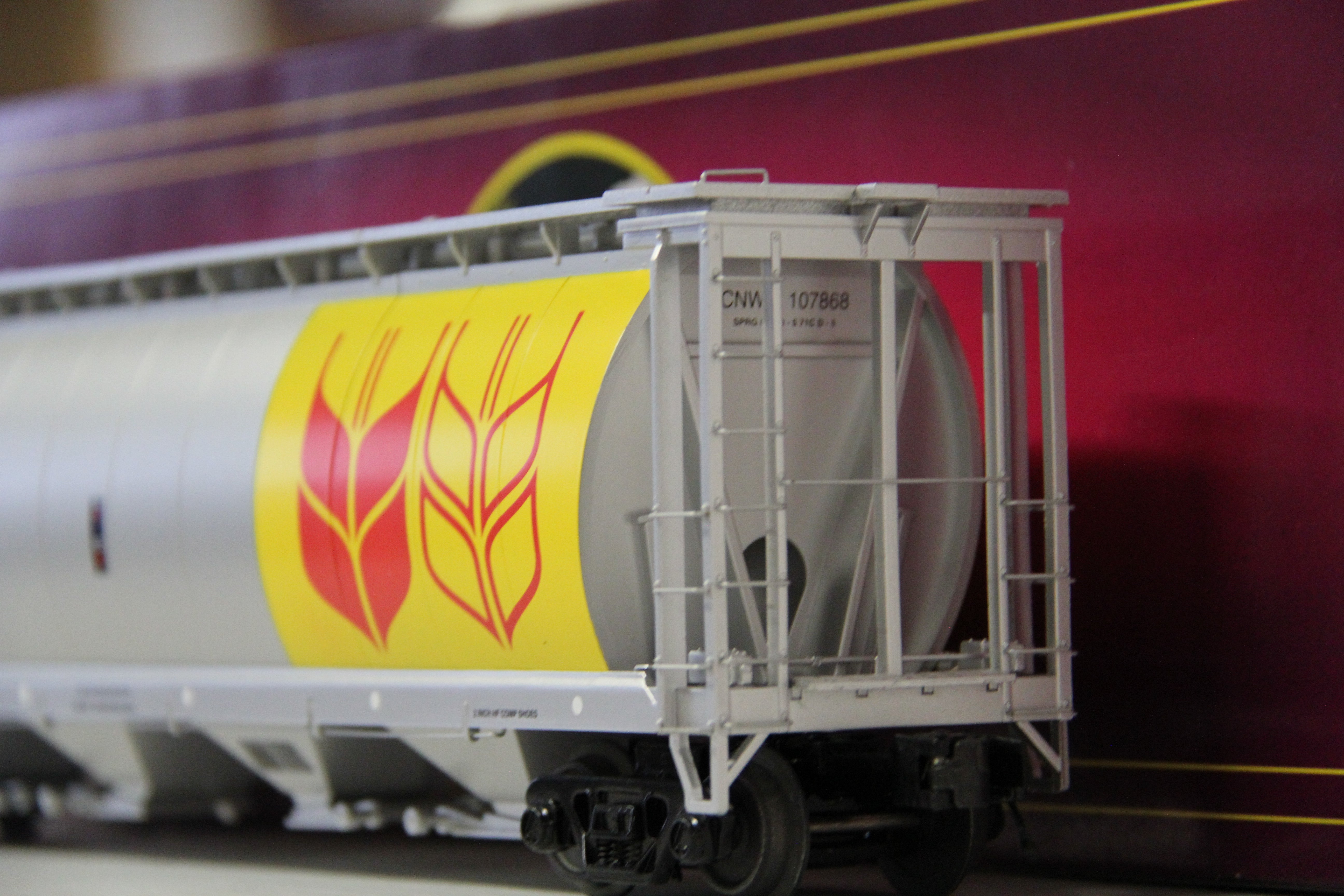 MTH 20-97925 Canadian Wheat #107868 100-Ton Covered Hopper Car-Second hand-M6148