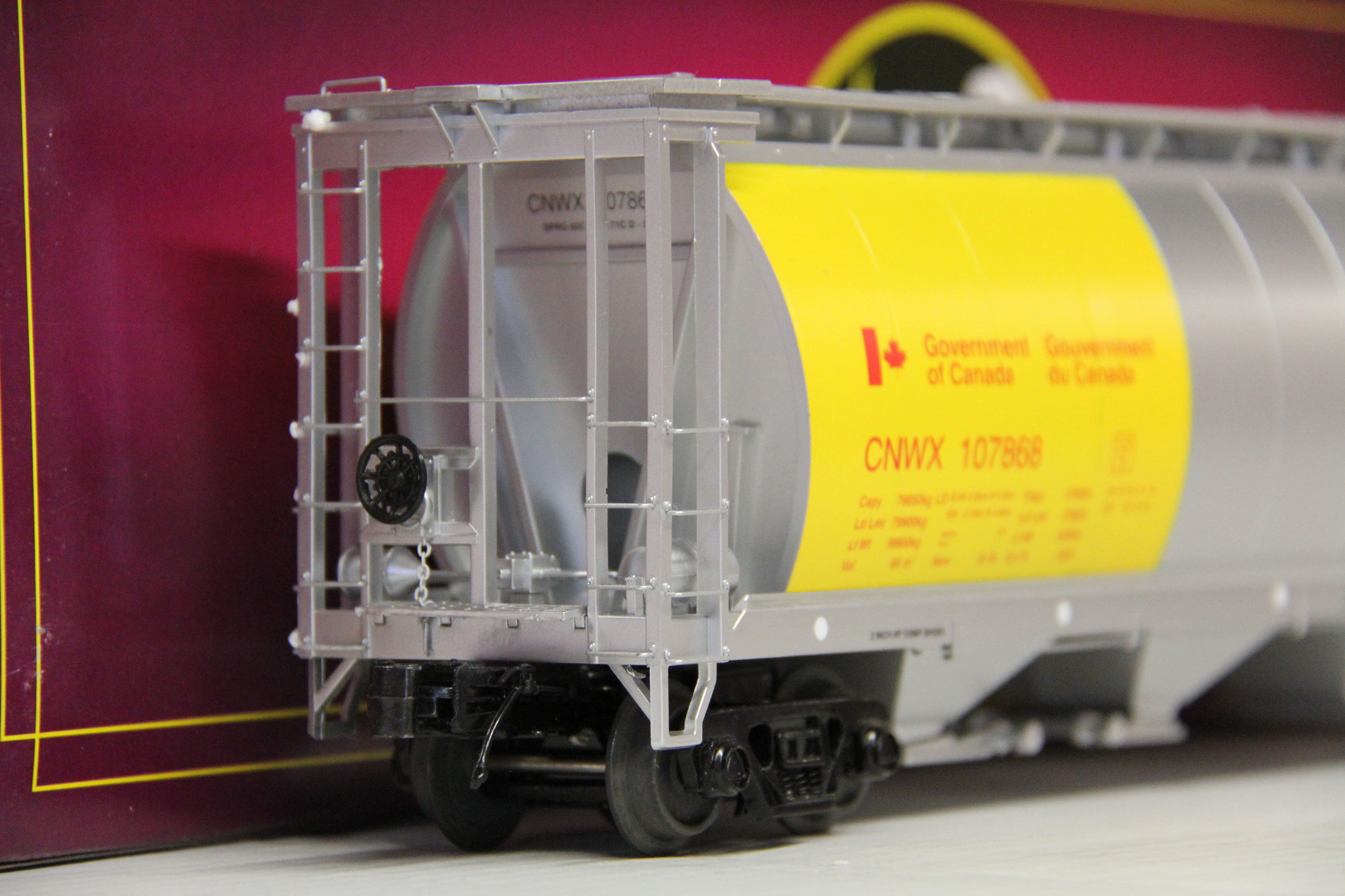 MTH 20-97925 Canadian Wheat #107868 100-Ton Covered Hopper Car-Second hand-M6148