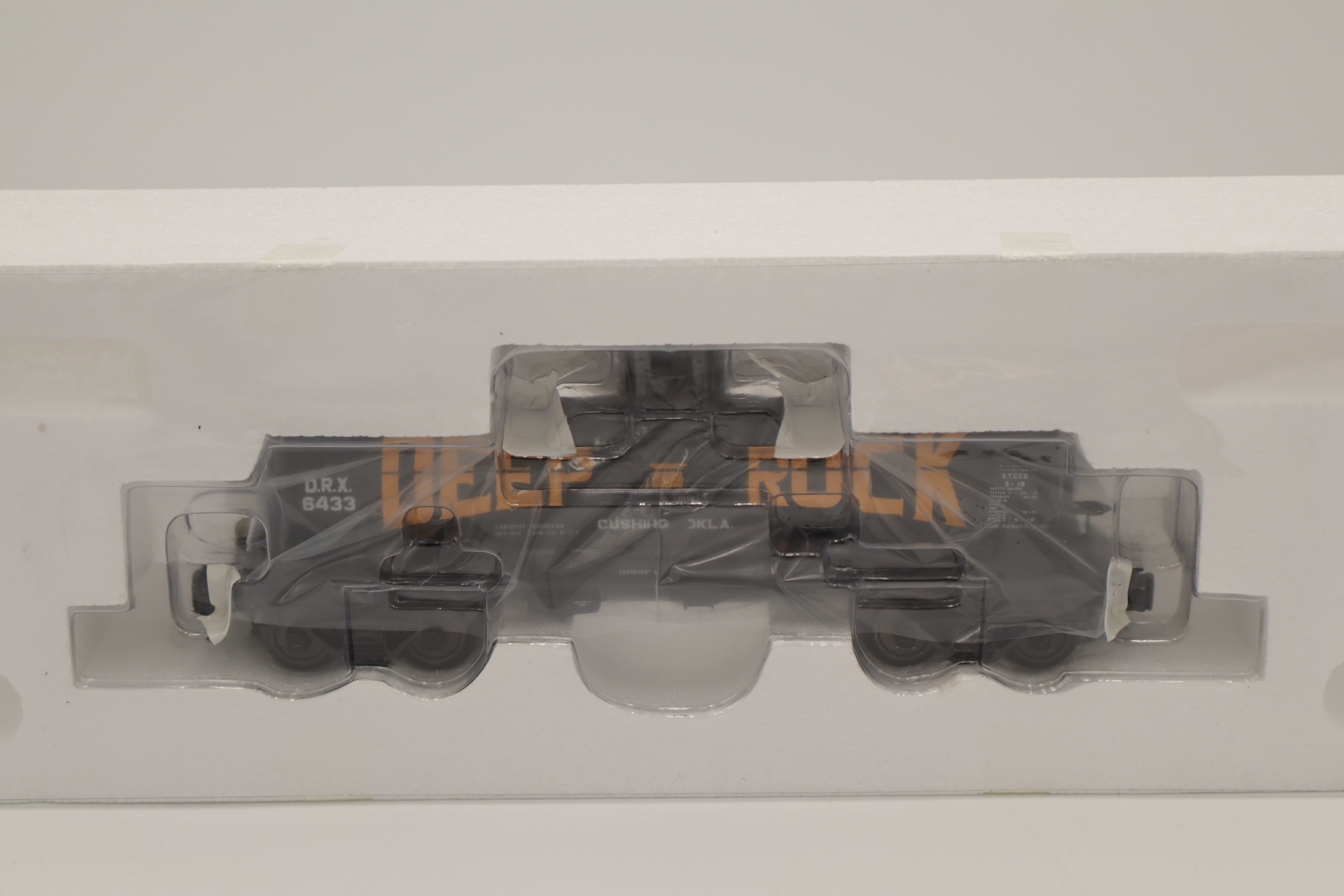 Atlas #8681-3 Deep-Rock 8000 Gallon Tank Car #6433-Second hand-M8422