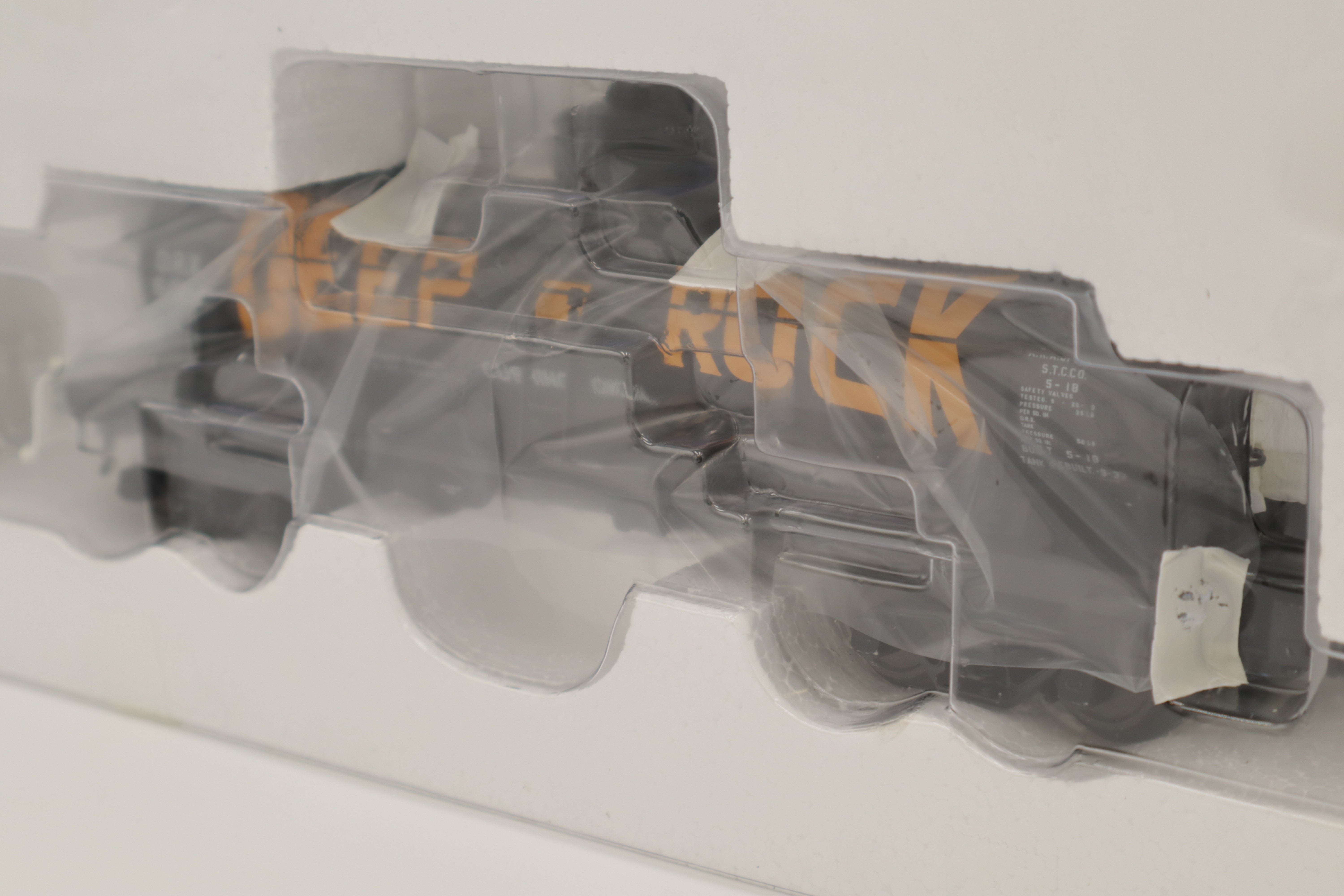 Atlas #8681-3 Deep-Rock 8000 Gallon Tank Car #6433-Second hand-M8422