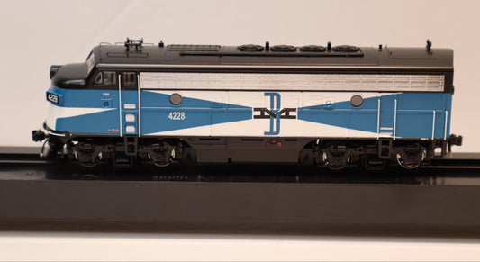 Bowser HO 24621 - Executive - EMD F-3A Diesel Locomotive "Boston & Maine" #4228 (Phase IV, McGinnis Scheme)