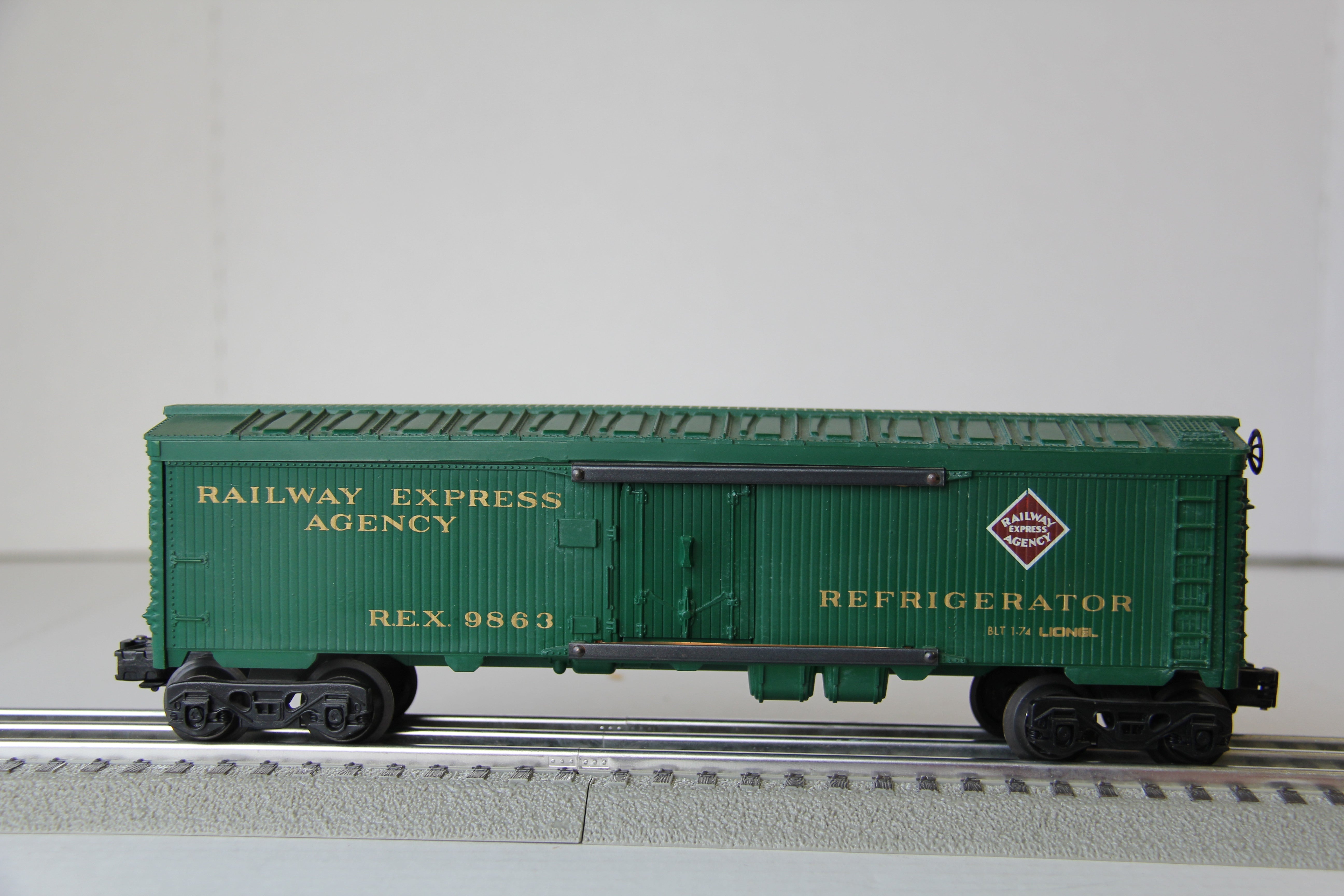 Lionel 6-9863 Railway Express Billboard Reefer-Second hand-M3997