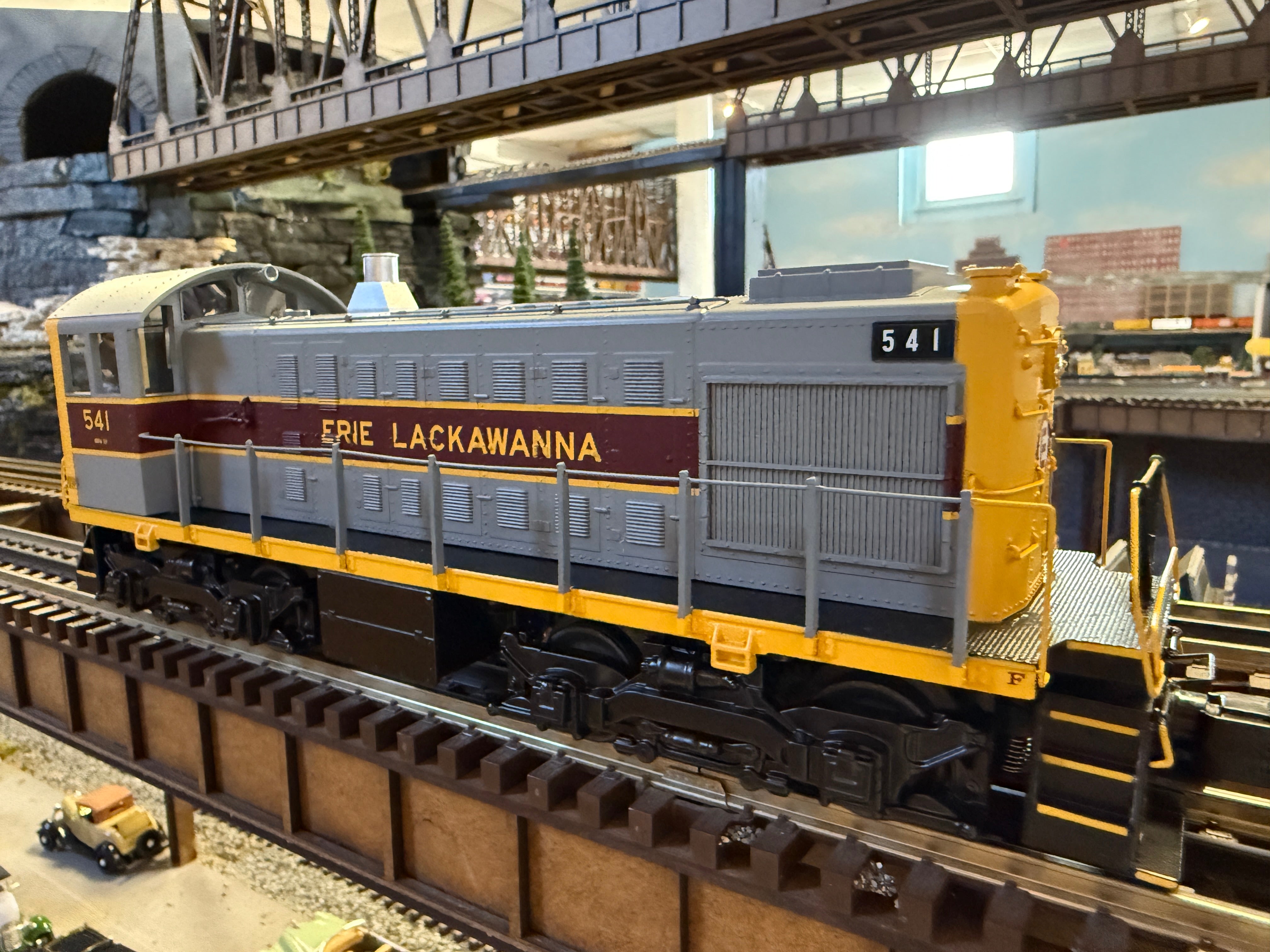 Atlas O 30138053 - Premier - S2 Diesel Locomotive "Erie Lackawanna" #542 w/ PS3