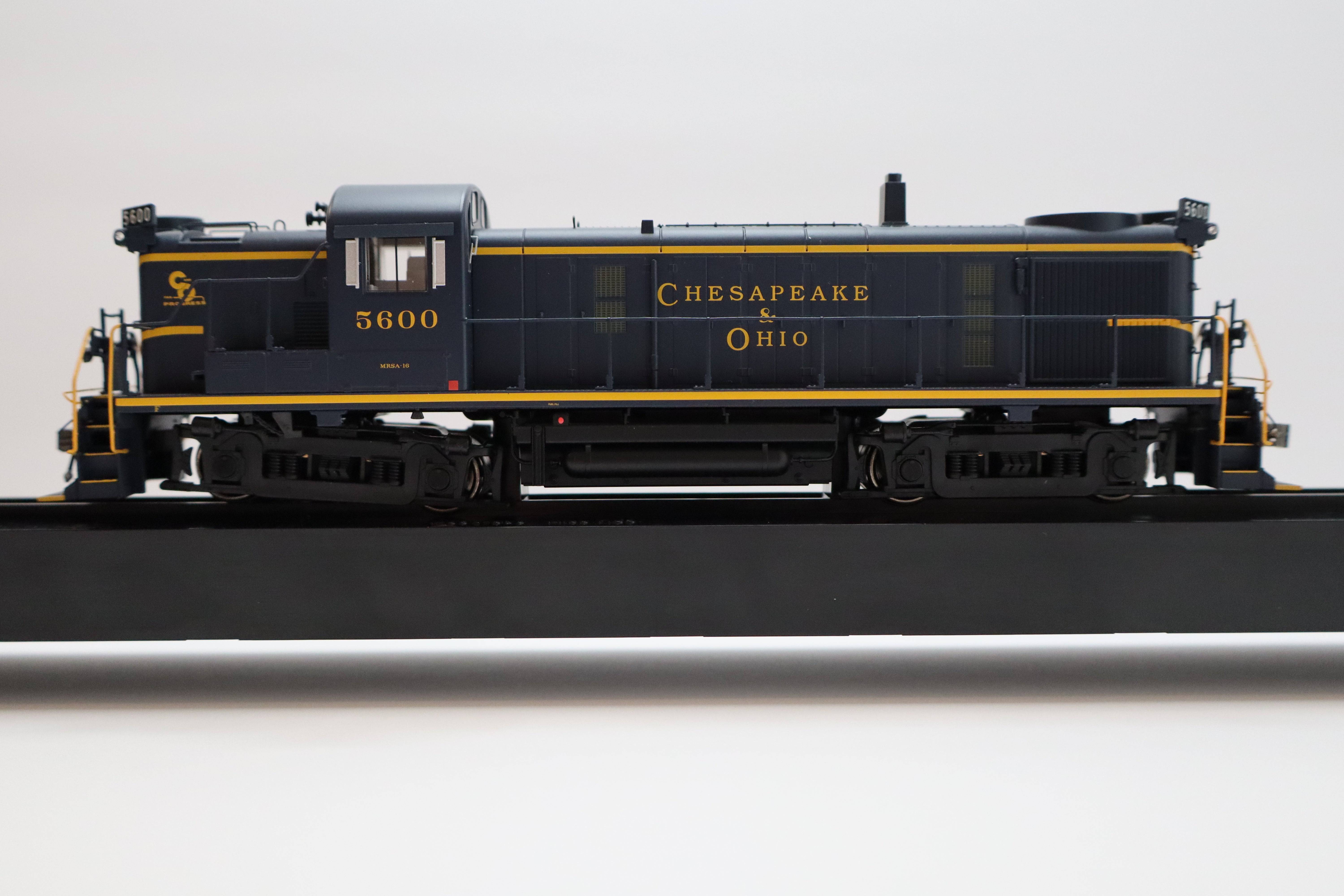 Bowser HO 25193 - Executive - RS-3 Diesel Locomotive "Chesapeake & Ohio" #5600 (Phase III)