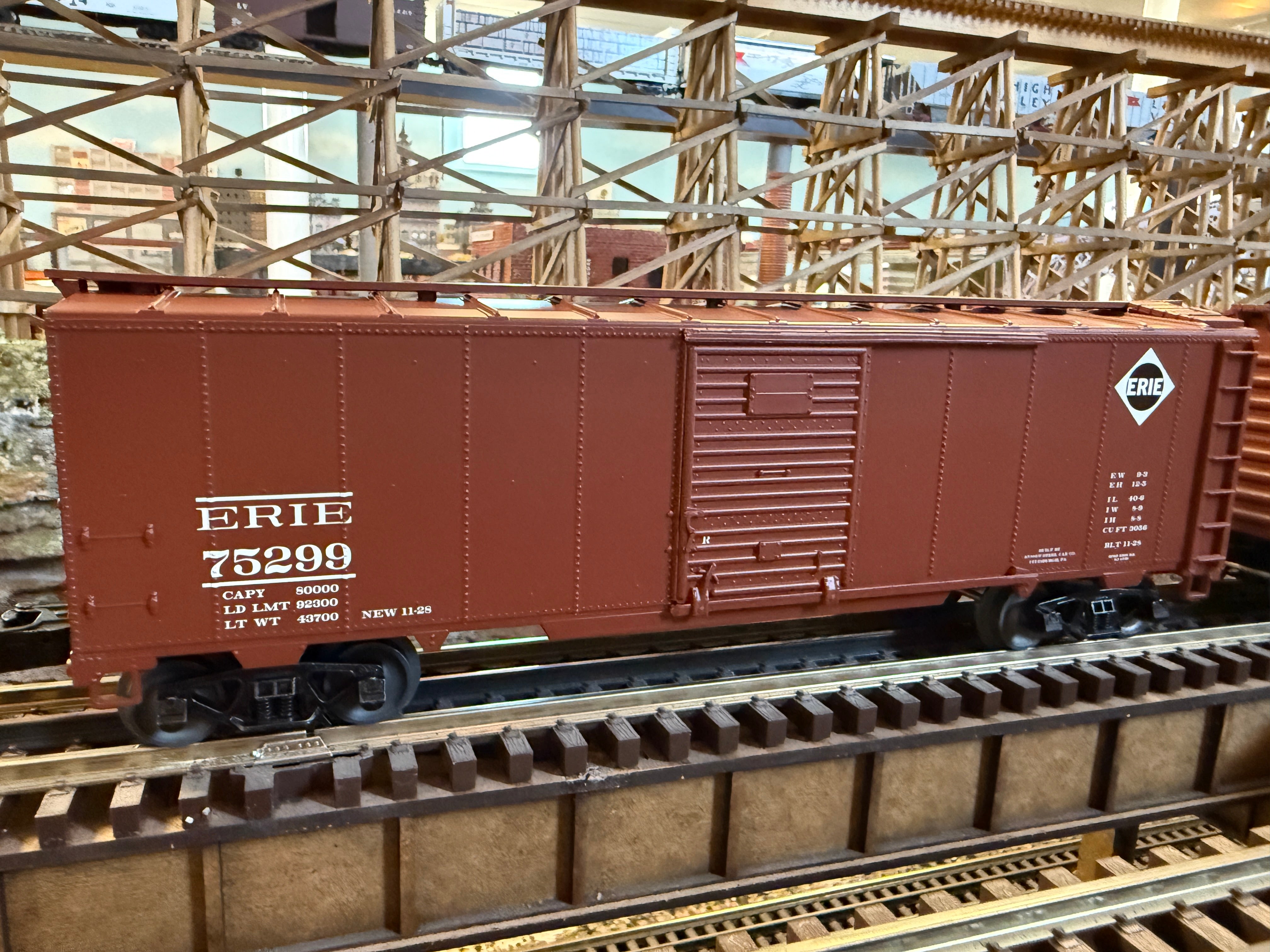 Lionel 2422010 - Vision Line "Erie" Triplex Super Freight Set