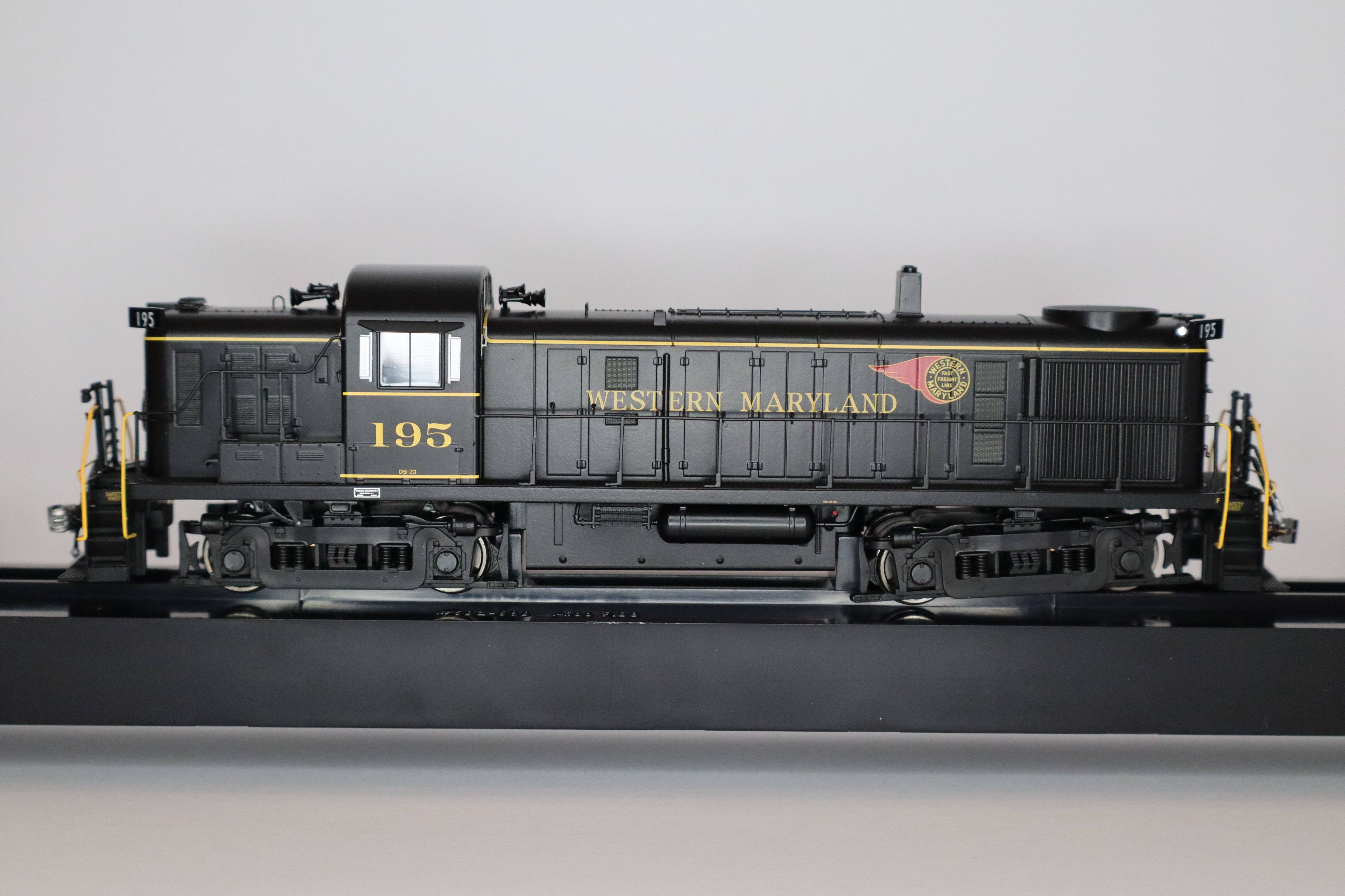 Bowser HO 25235 - Executive - RS-3 Diesel Locomotive "Western Maryland" #195 (Phase III) w/DCC/Sound