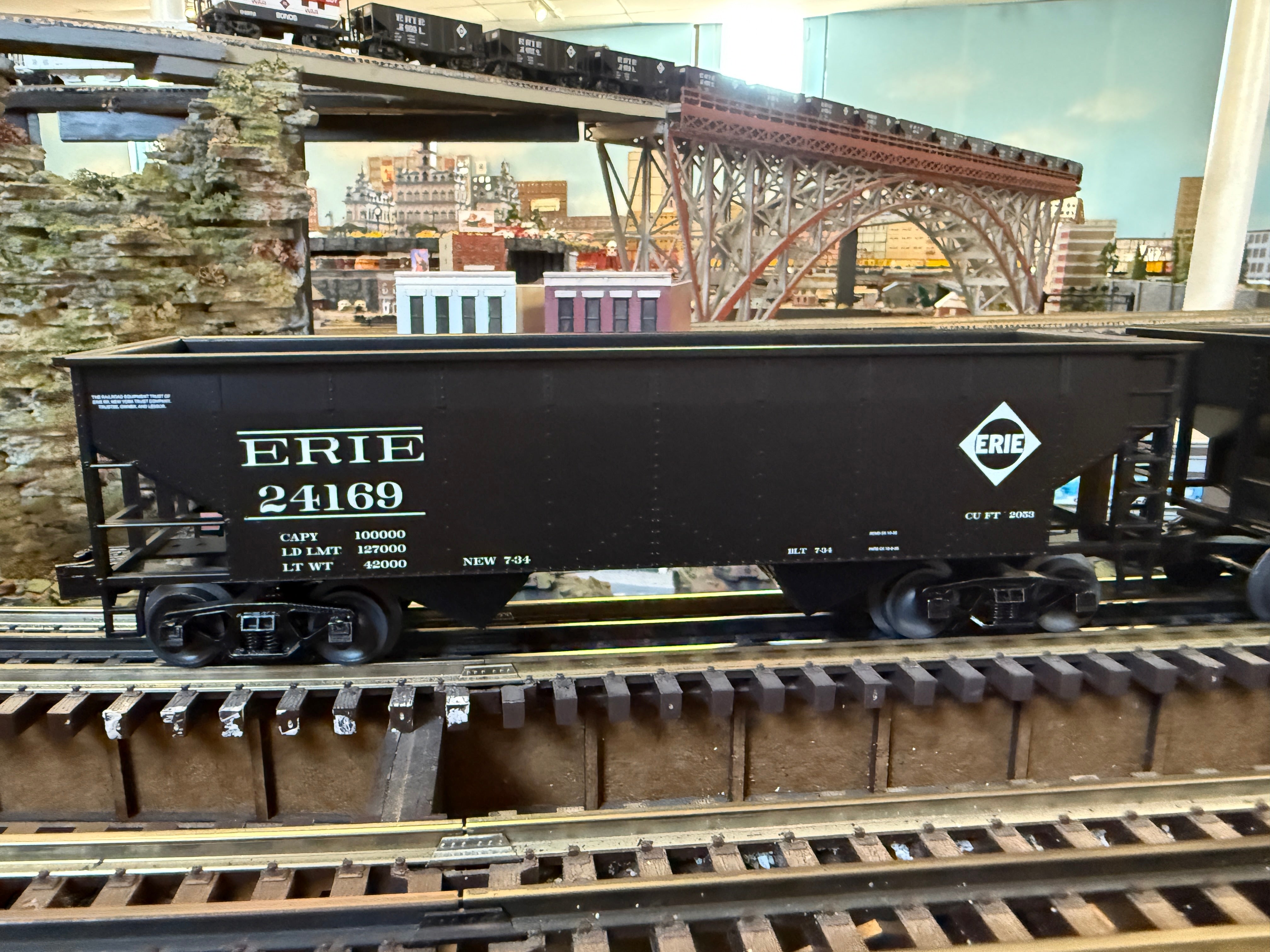 Lionel 2422010 - Vision Line "Erie" Triplex Super Freight Set