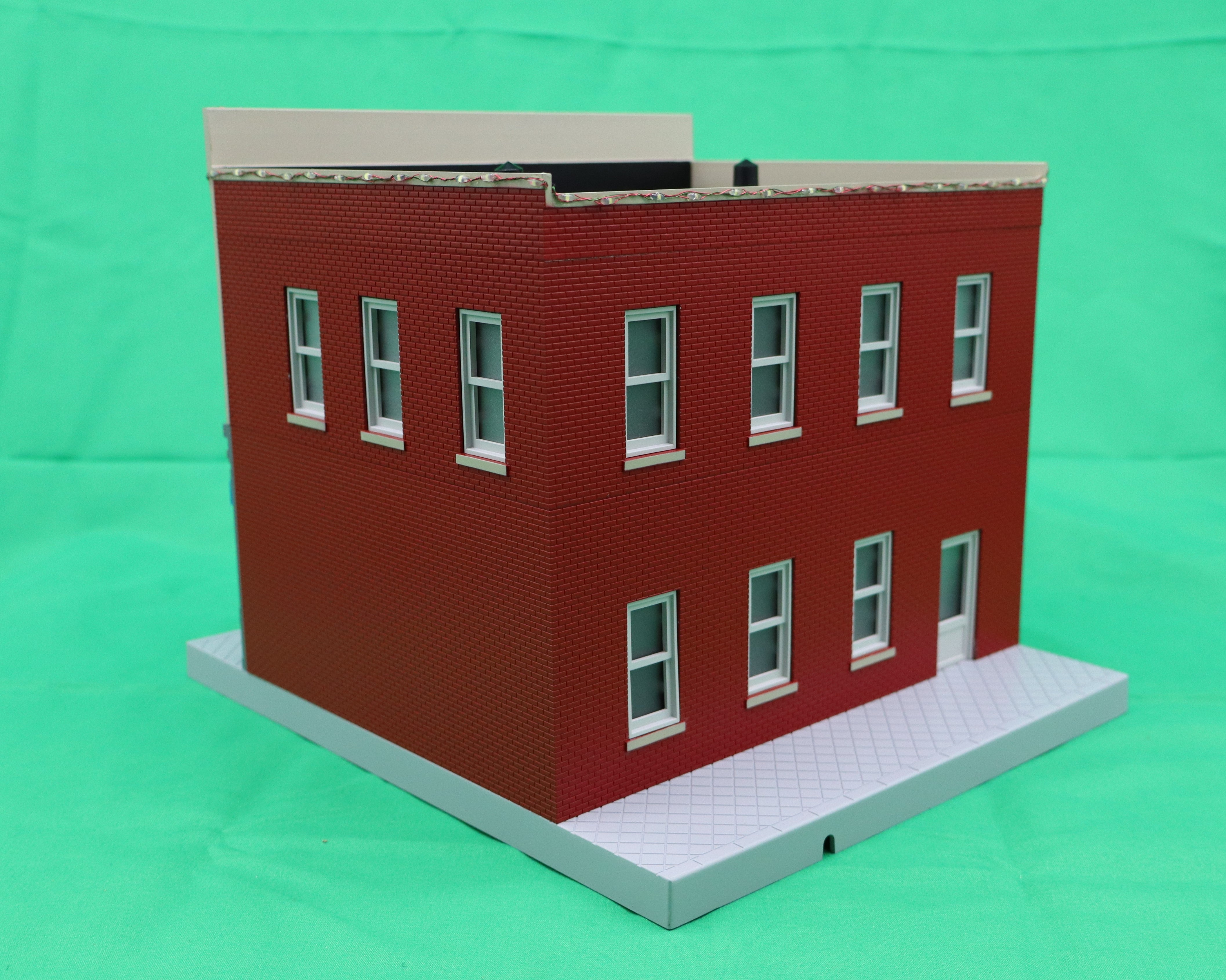 MTH 30-90684 - 2-Story City Building 1 "Wally’s Belvedere Tavern" w/ LEDs