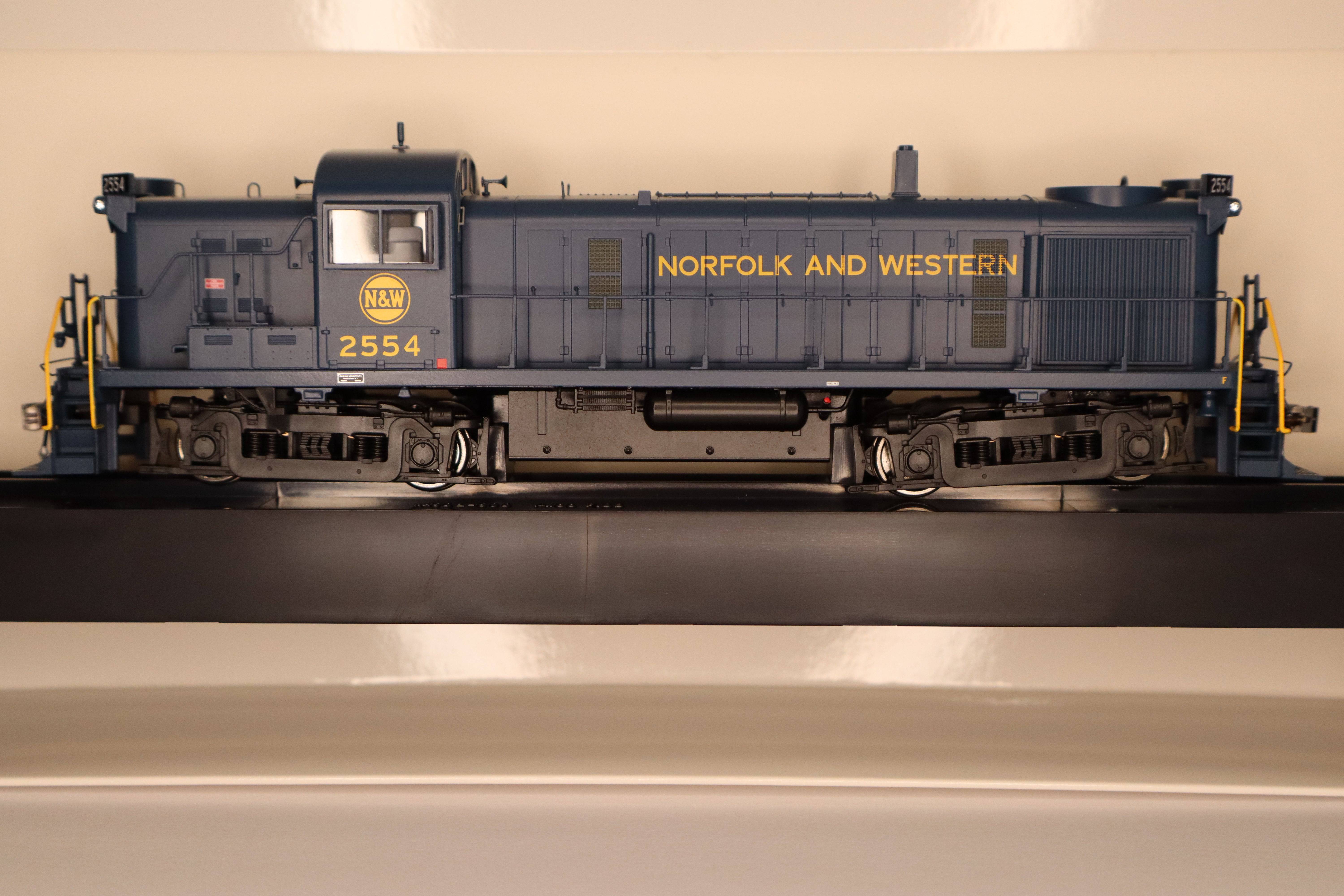 Bowser HO 25223 - Executive - RS-3 Diesel Locomotive "Norfolk & Western" #2551 (Phase III) ex Nickel Plate Road (w/DCC/Sound)