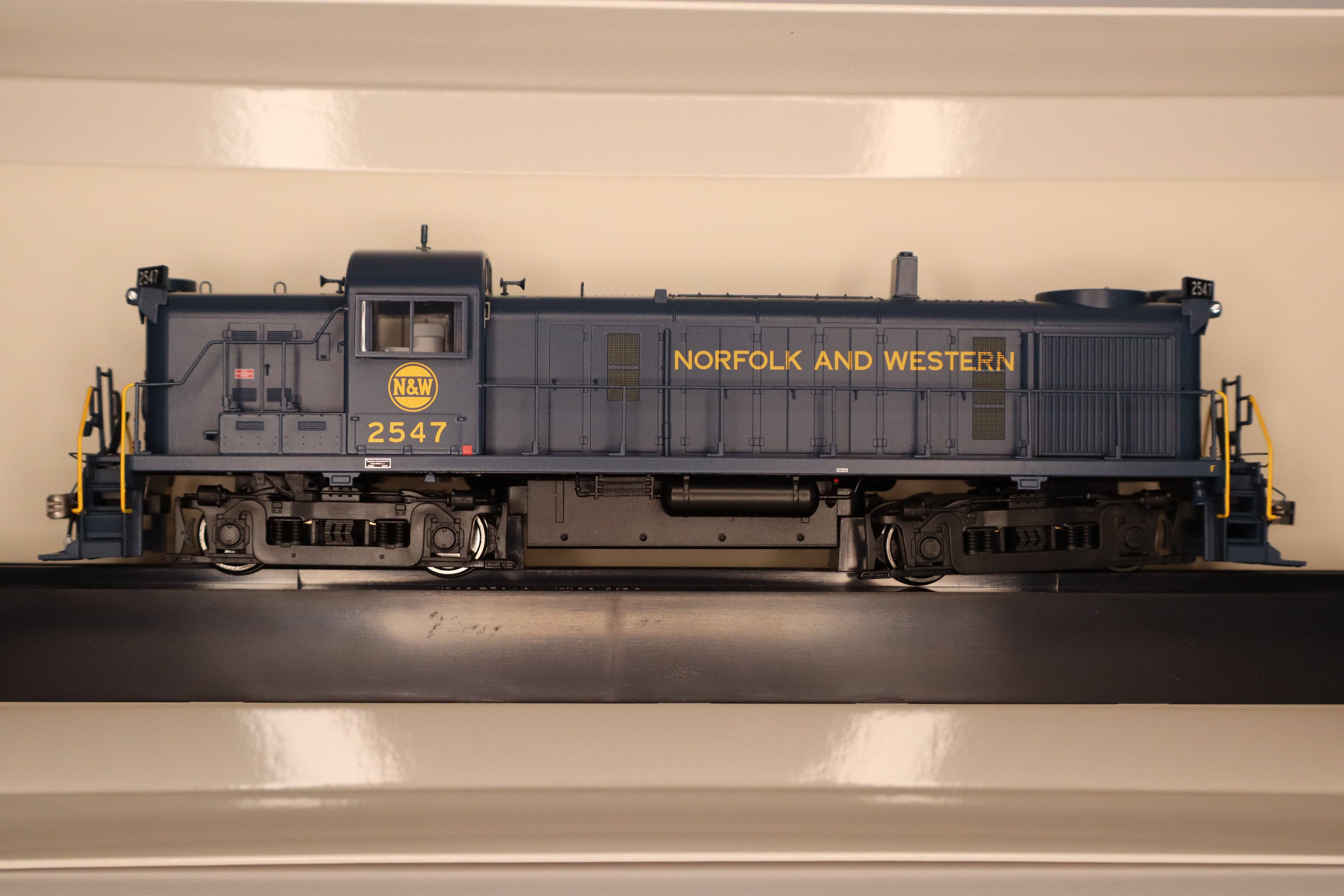Bowser HO 25222 - Alco RS-3 Diesel Locomotive "Norfolk & Western" #2547 (w/DCC/Sound) ex-NKP