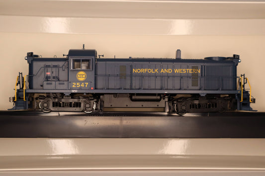Bowser HO 25222 - Executive - Alco RS-3 Diesel Locomotive "Norfolk & Western" #2547 (ex-NKP)