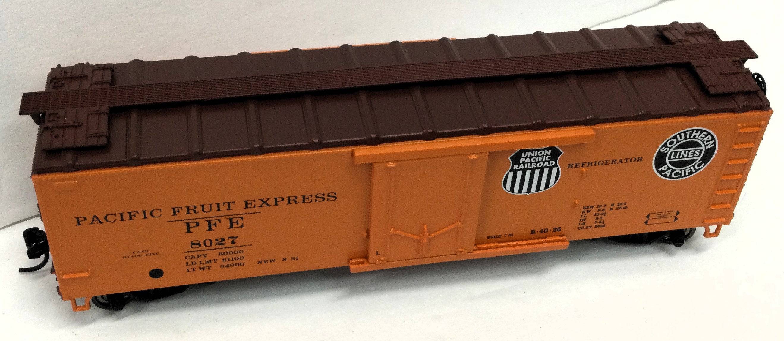 Lionel HO 2354060 - Reefer Car "Pacific Fruit Express" #8027