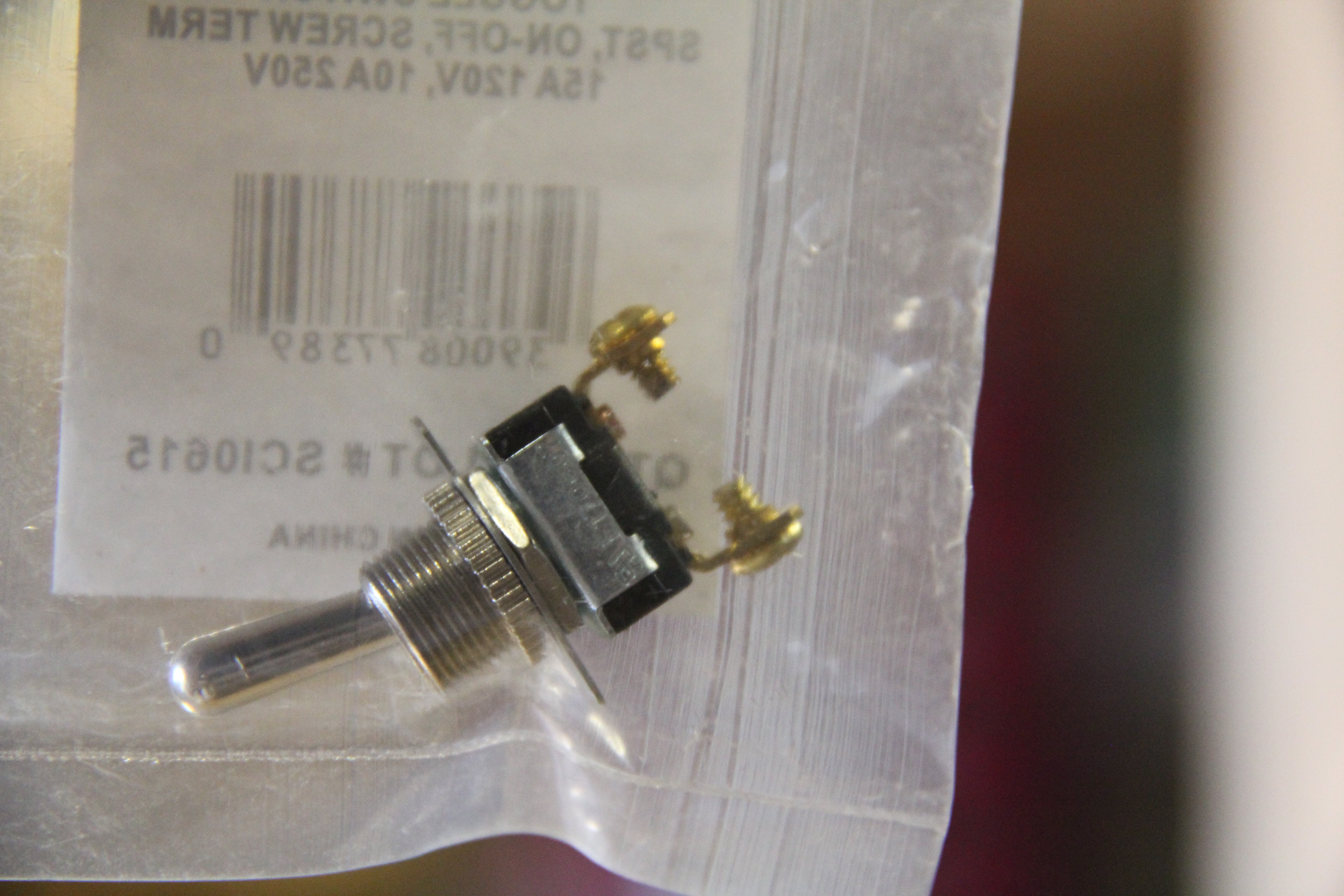 Servalite L400AU H#393209 Toggle Switch #SCI06515-Second hand-M6162