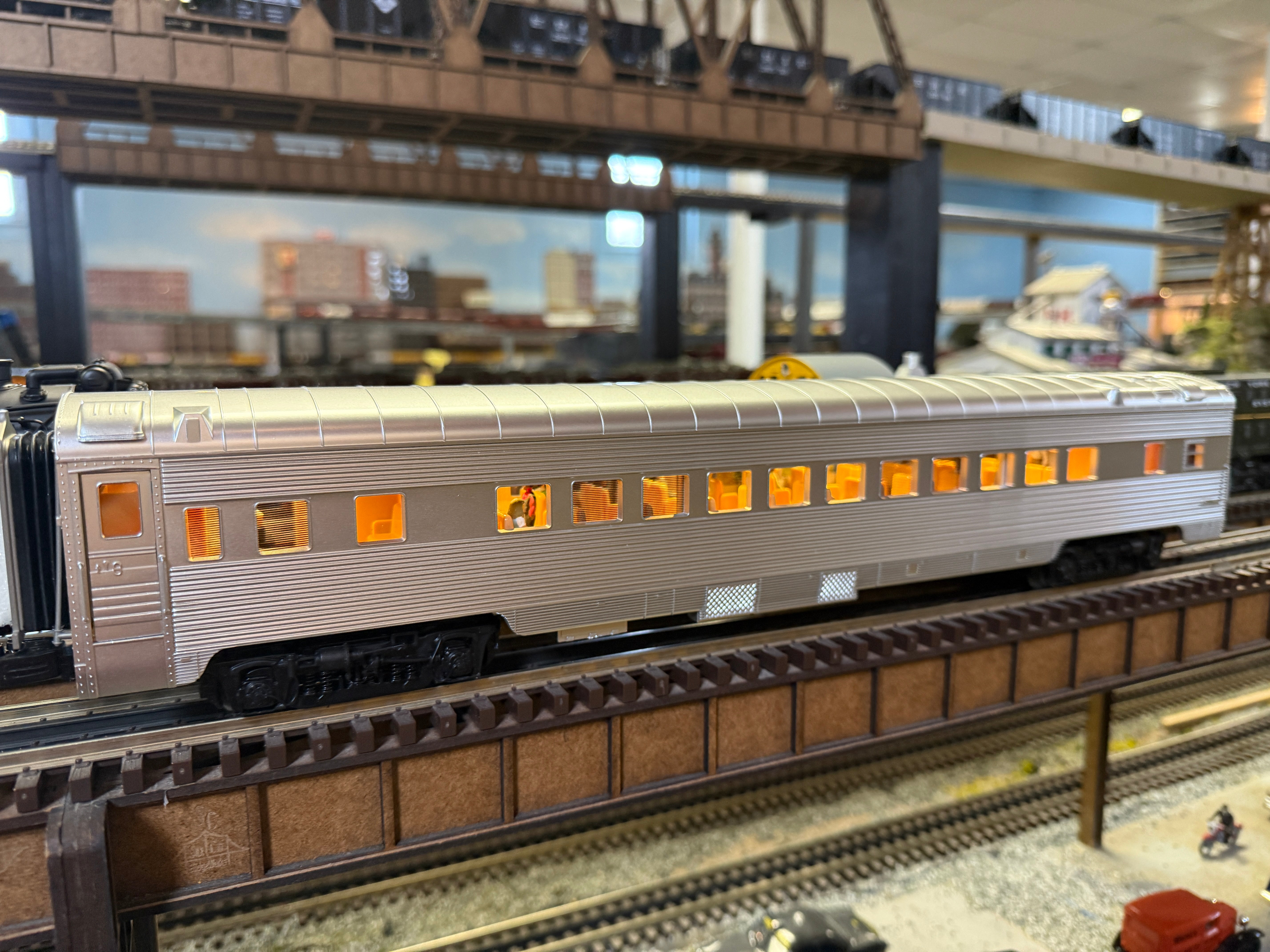 Atlas O - 70' Streamlined Passenger Set "Unlettered" (5-Car) - Custom Run for MrMuffin'sTrains