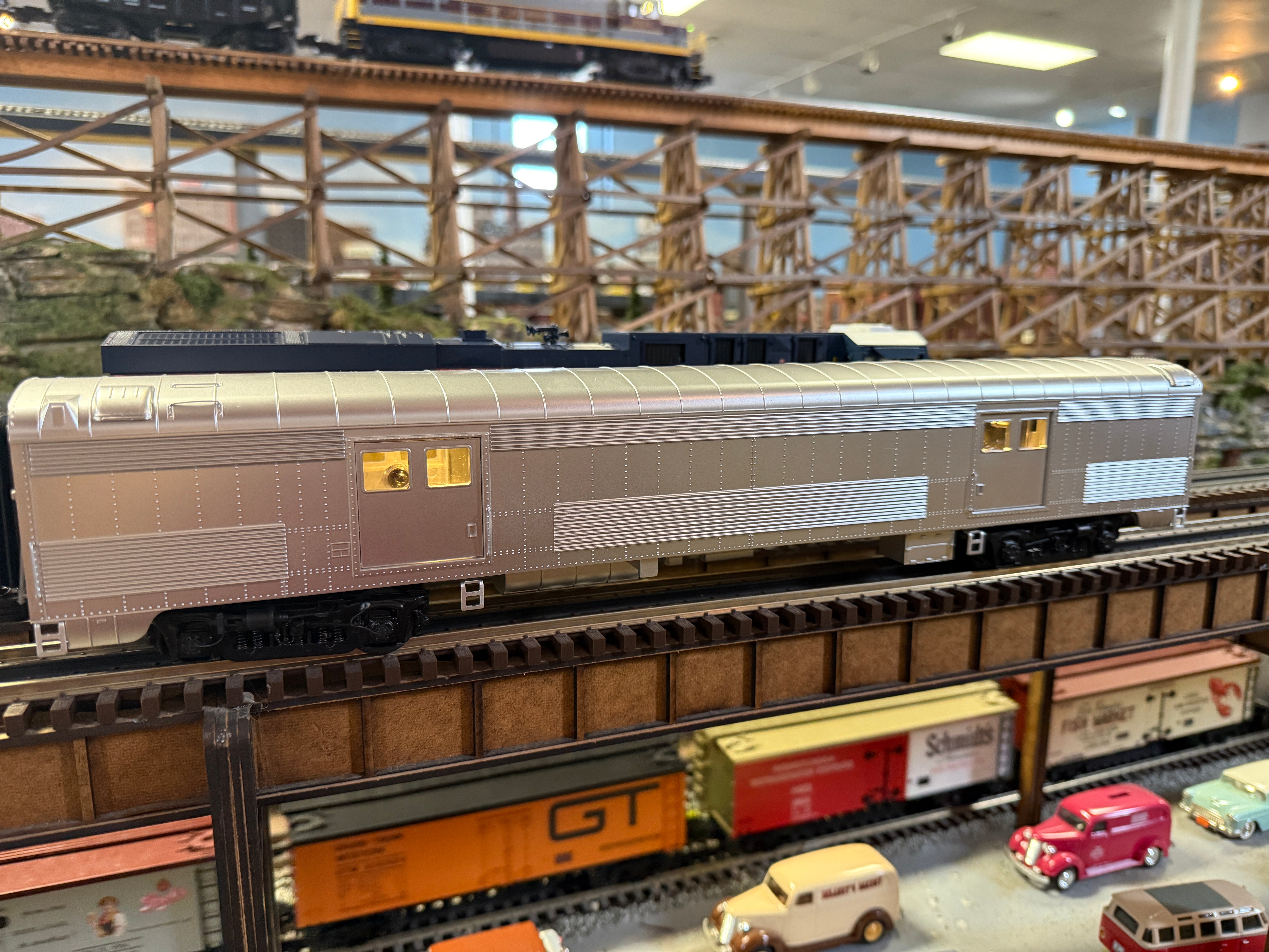 Atlas O - 70' Streamlined Passenger Set "Unlettered" (5-Car) - Custom Run for MrMuffin'sTrains