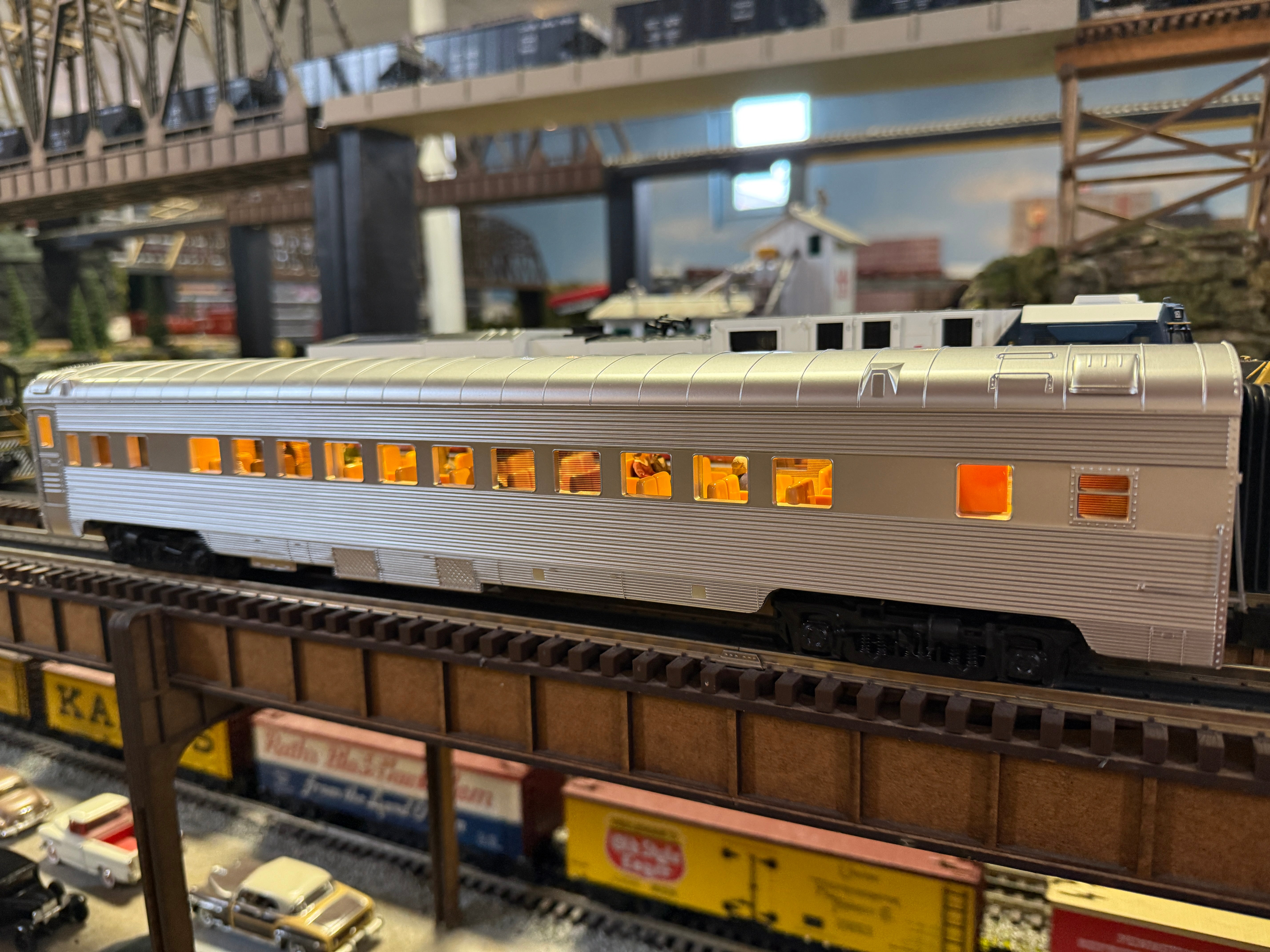 Atlas O - 70' Streamlined Passenger Set "Unlettered" (5-Car) - Custom Run for MrMuffin'sTrains