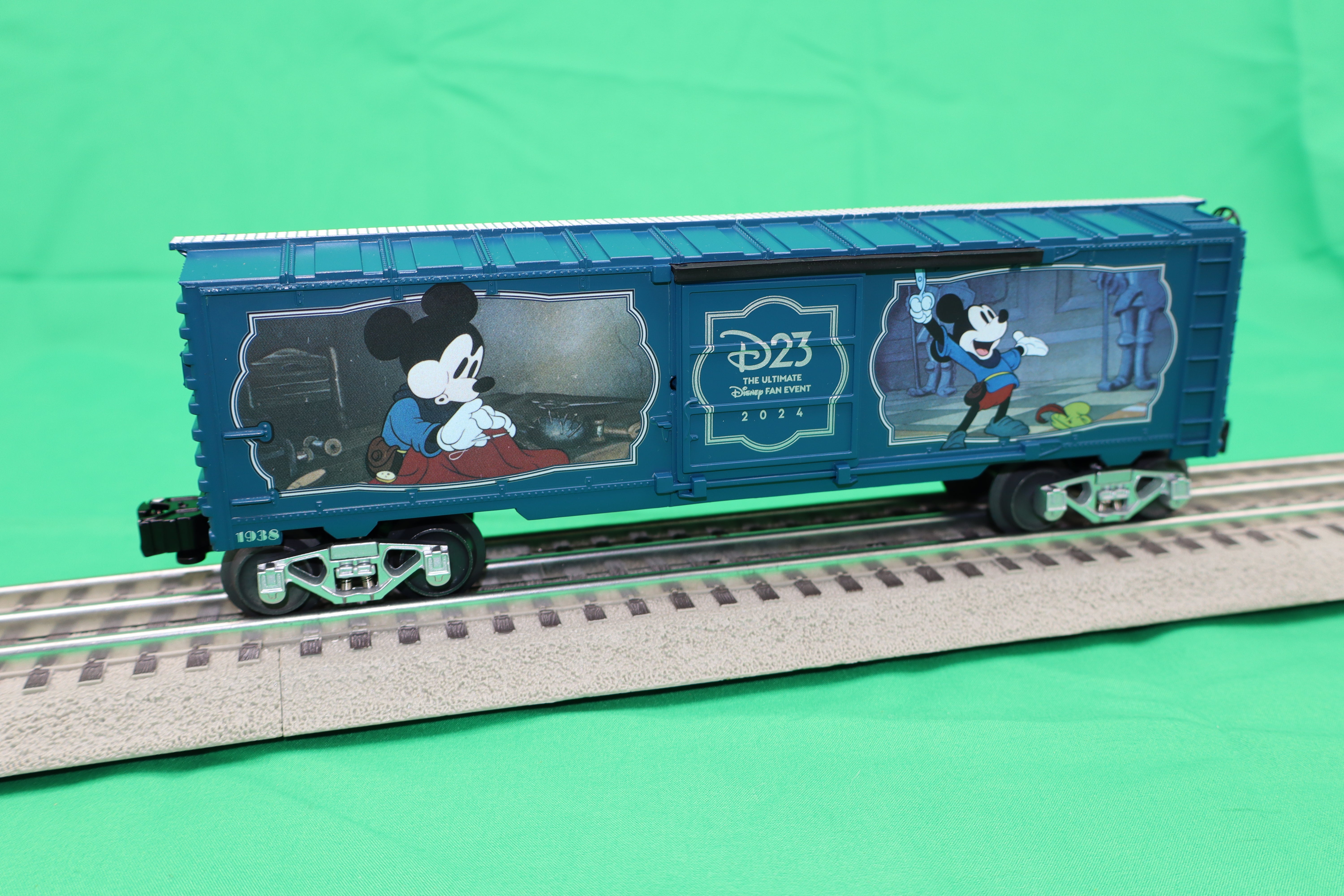 Lionel 2401561 - Disney's D23 - Mickey Mouse Boxcar