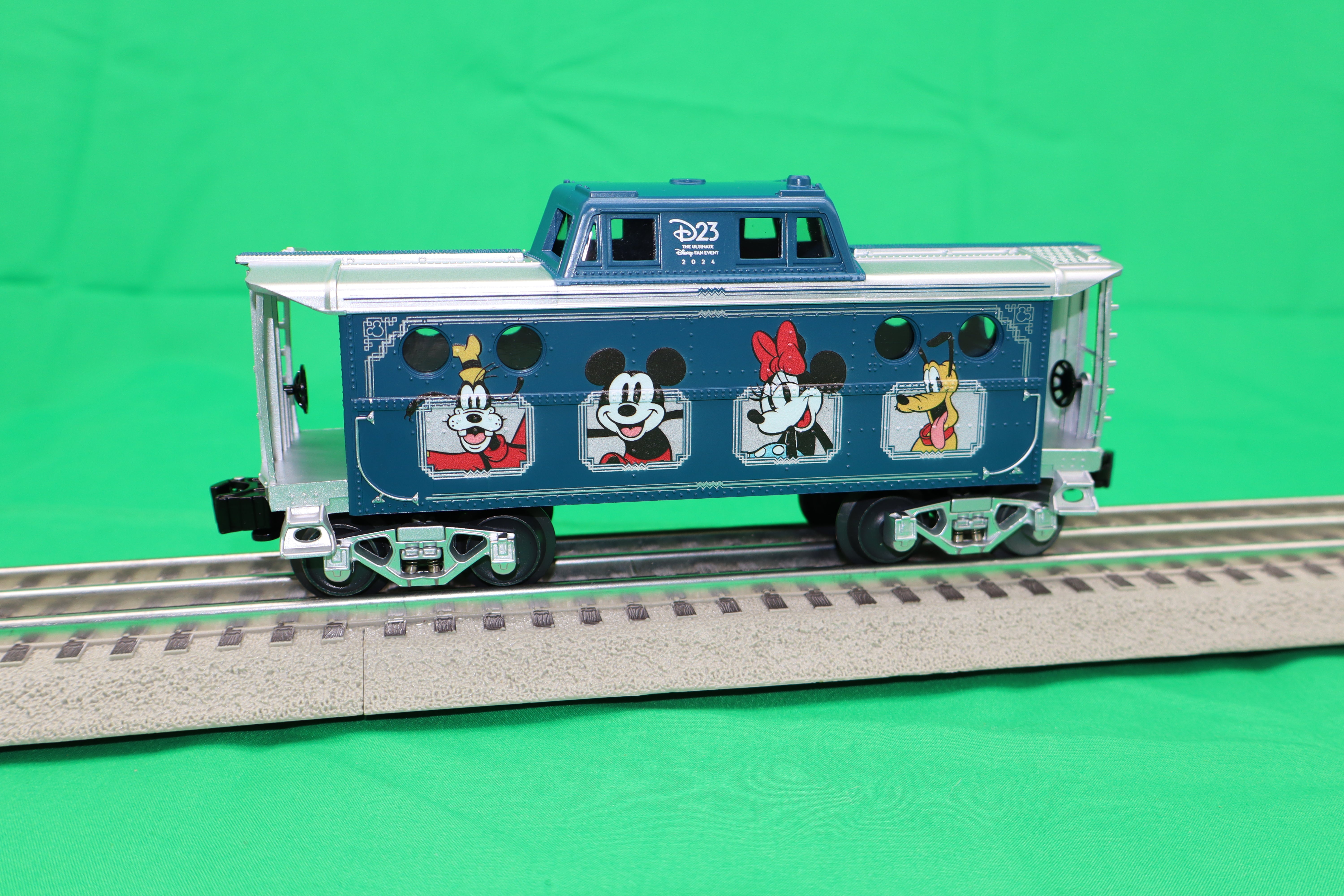 Lionel 2401565 - Disney's D23 - Mickey & Friends Caboose