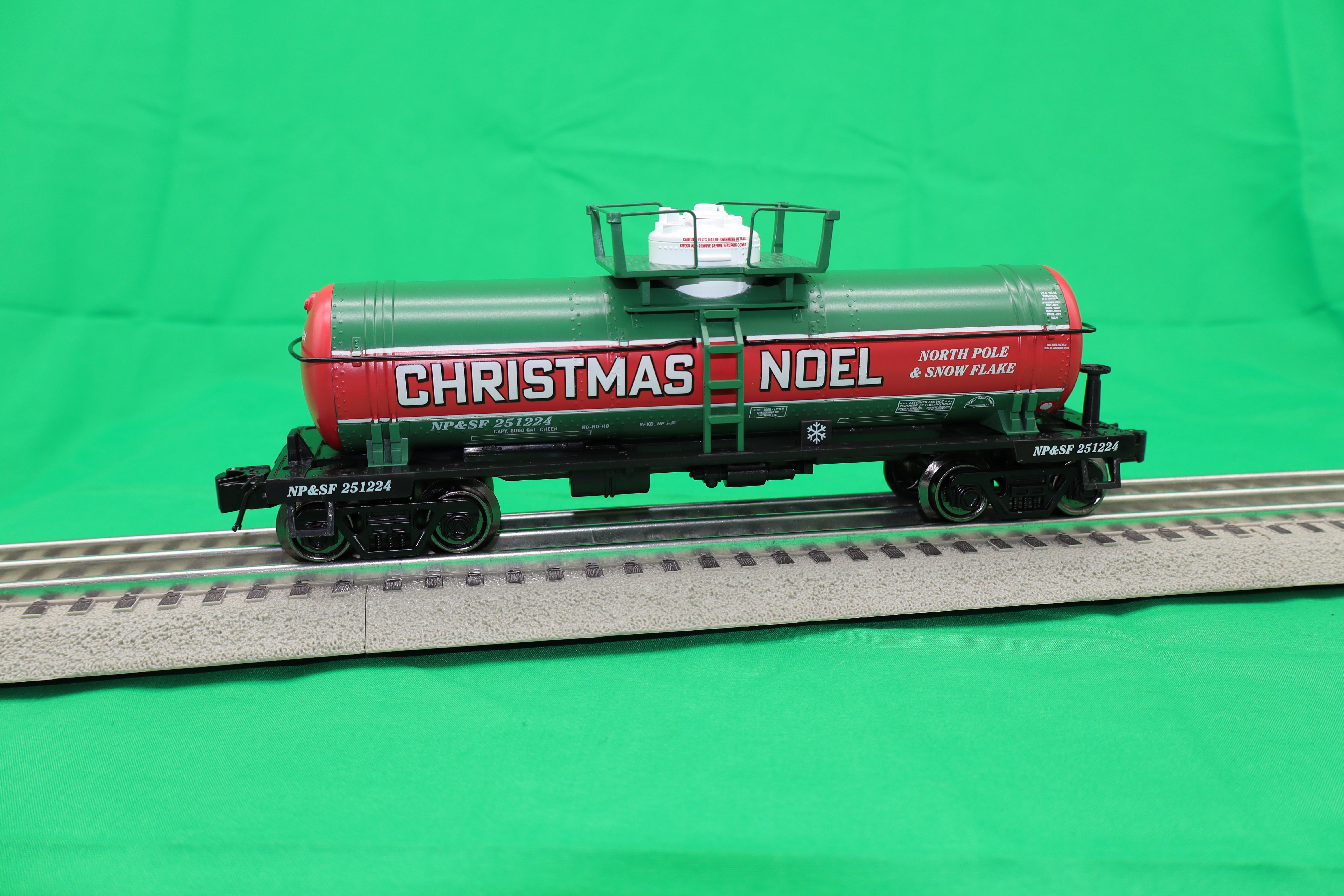 Ready Made Trains RMT-96850-2 - 8000 Gallon Single Dome Tank "Christmas Noel" #251224