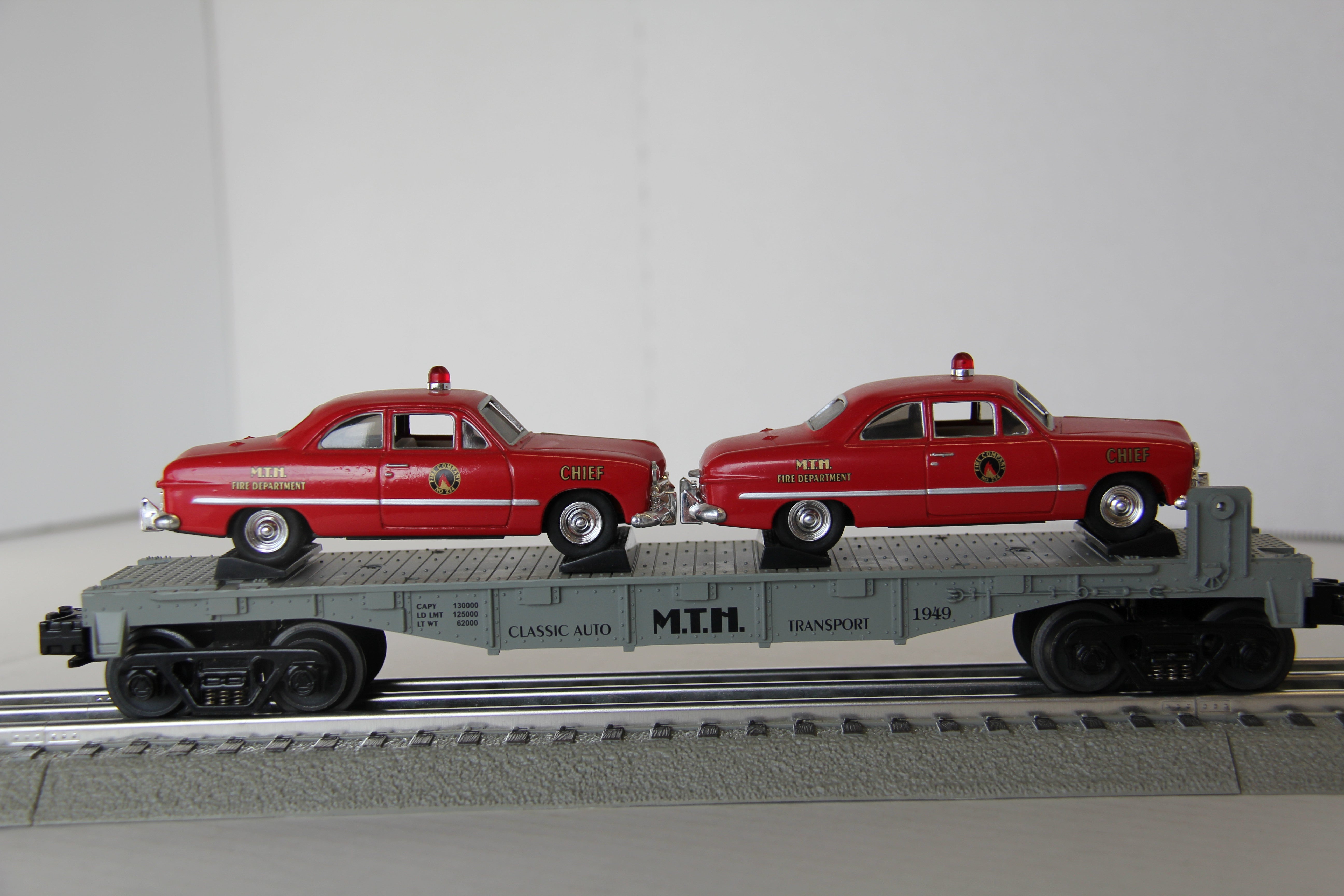 MTH 30-7623 Auto Transport Flat Car w. Ertl Fire Cars-Second hand-M4025