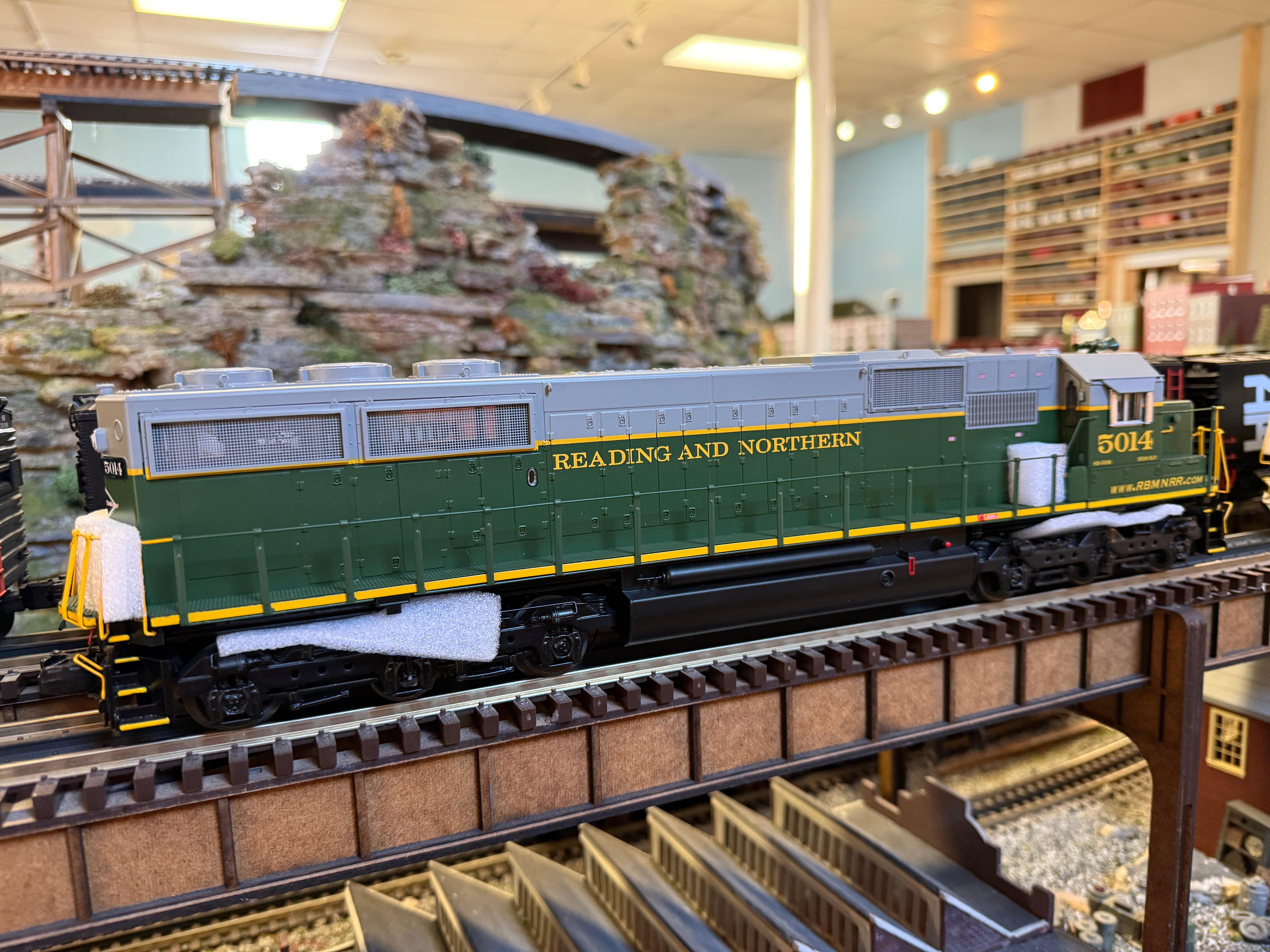 MTH 20-21896-1 - SD50 Diesel Engine "Reading & Northern" #5014 w/ PS3