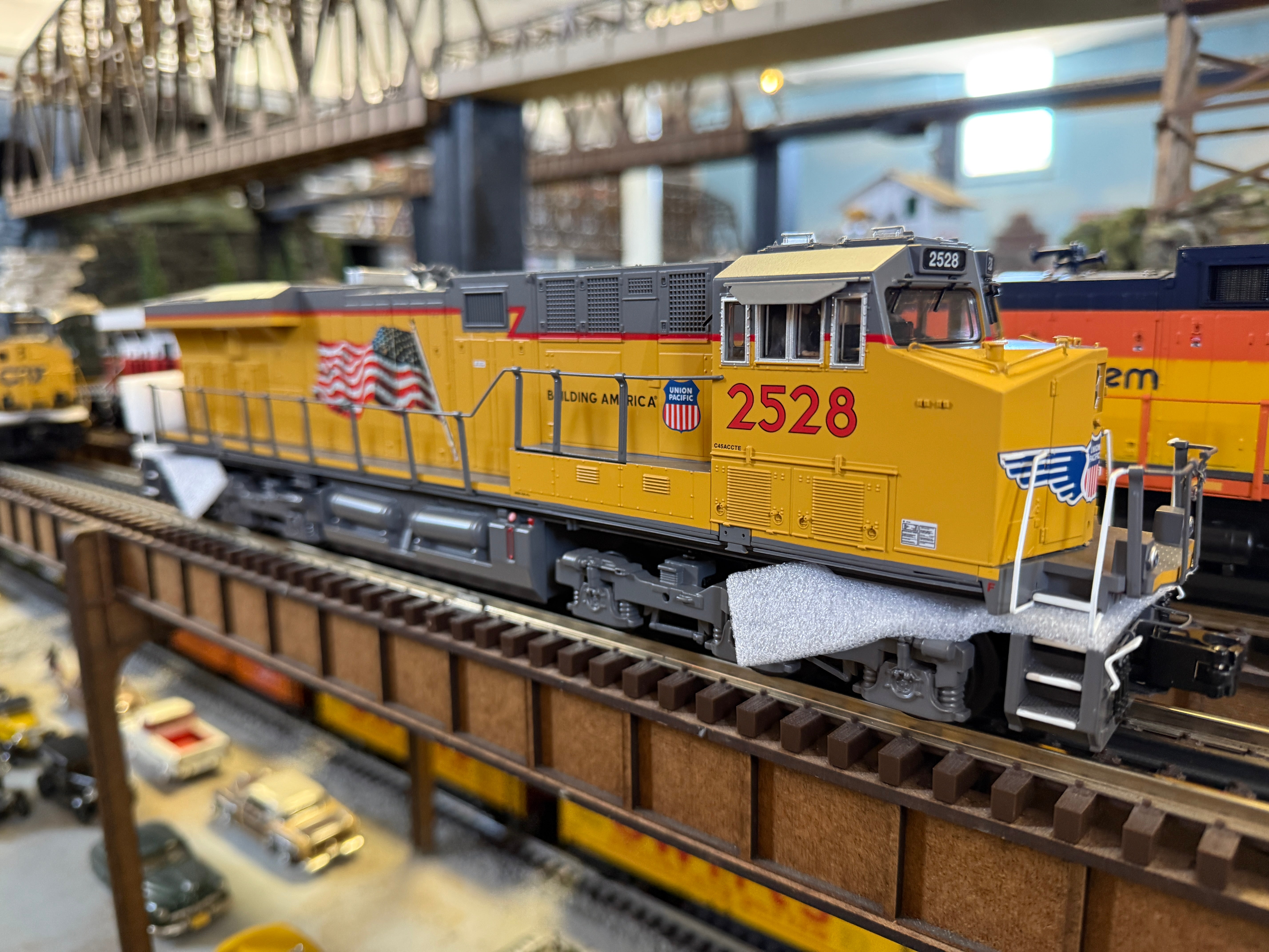 MTH 30-21243-1 - ES44AC Imperial Diesel Engine "Union Pacific" #2528 w/ PS3