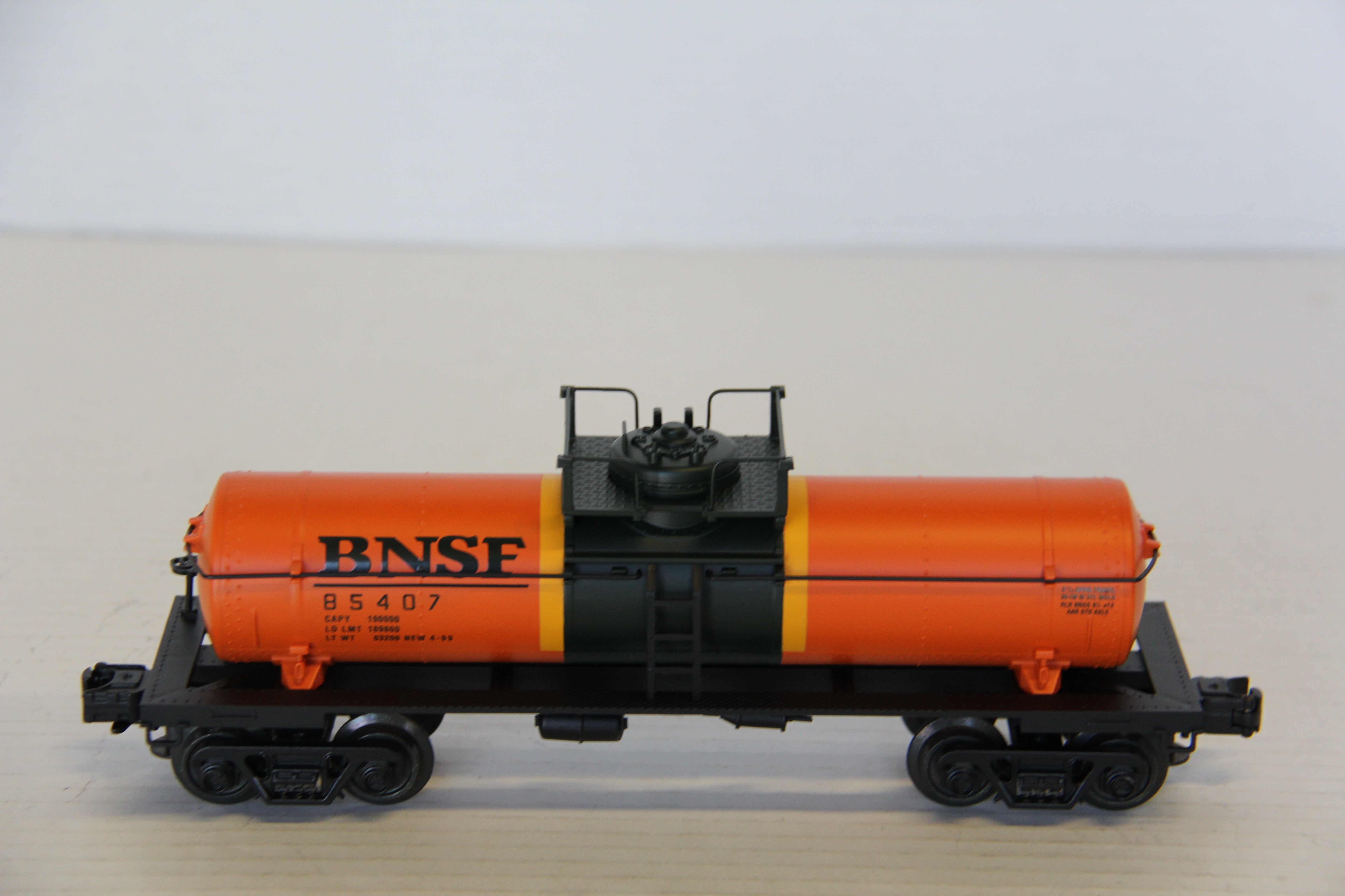 Industrial Rail IDM 6007 -027 BNSF Tank Car #85407-Second hand-M7471 - MrMuffin'sTrains