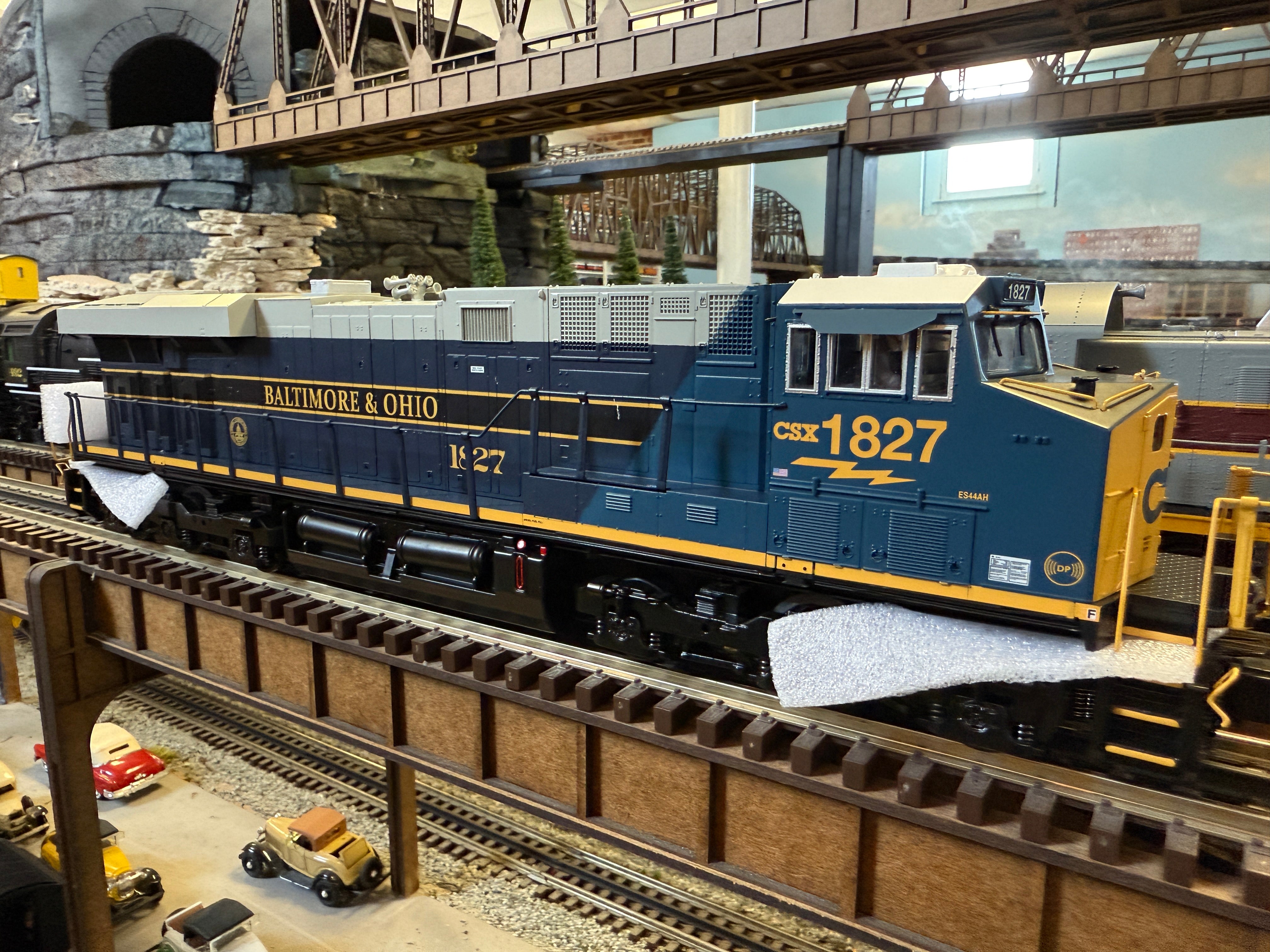 MTH 30-21241-1 - ES44AC Imperial Diesel Engine "CSX" #1827 w/ PS3 (Baltimore & Ohio Heritage)