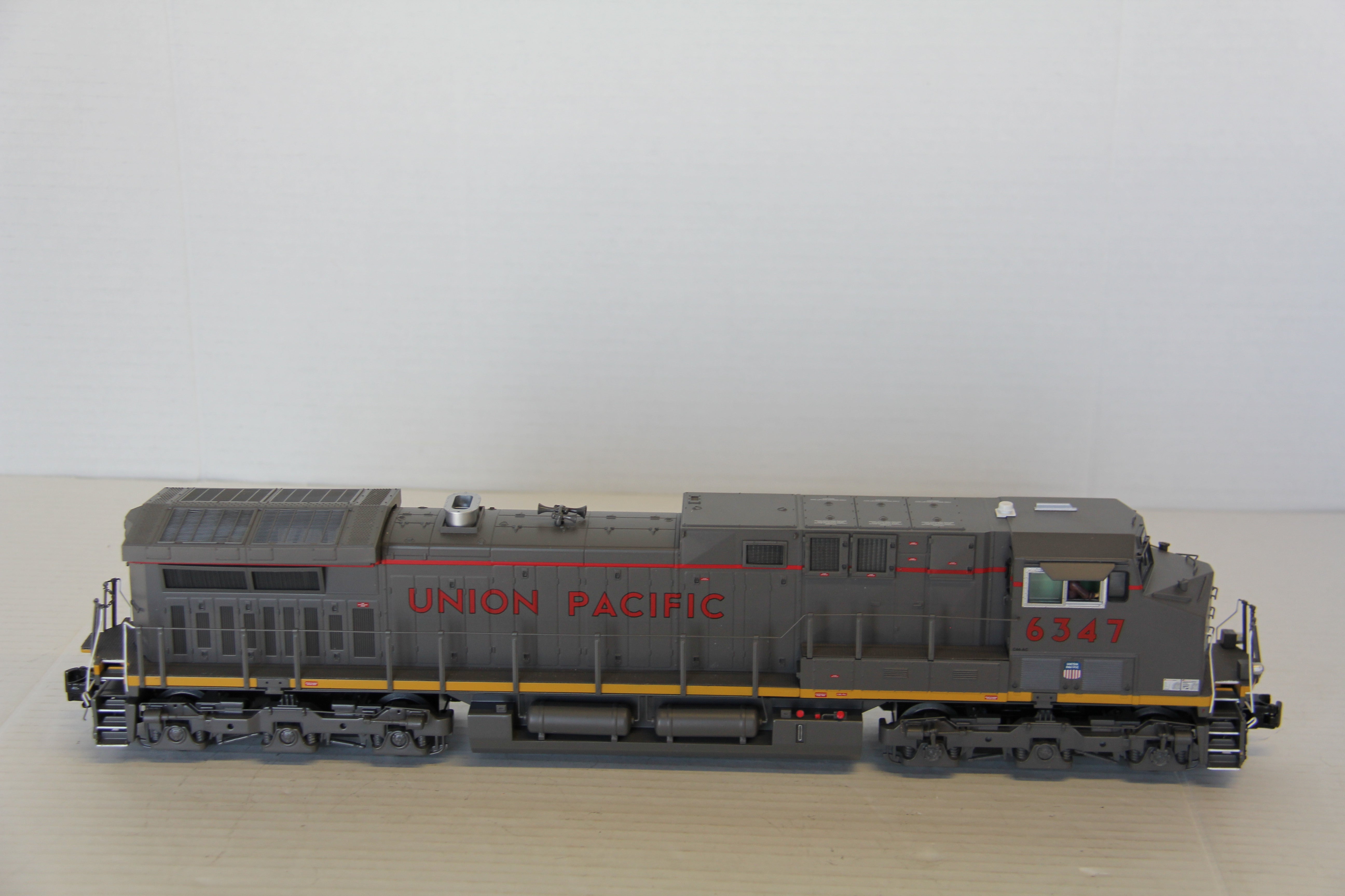 MTH 20-2852-3 Union Pacific AC4400CW Non Powered Engine-Second hand-M7476 - MrMuffin'sTrains