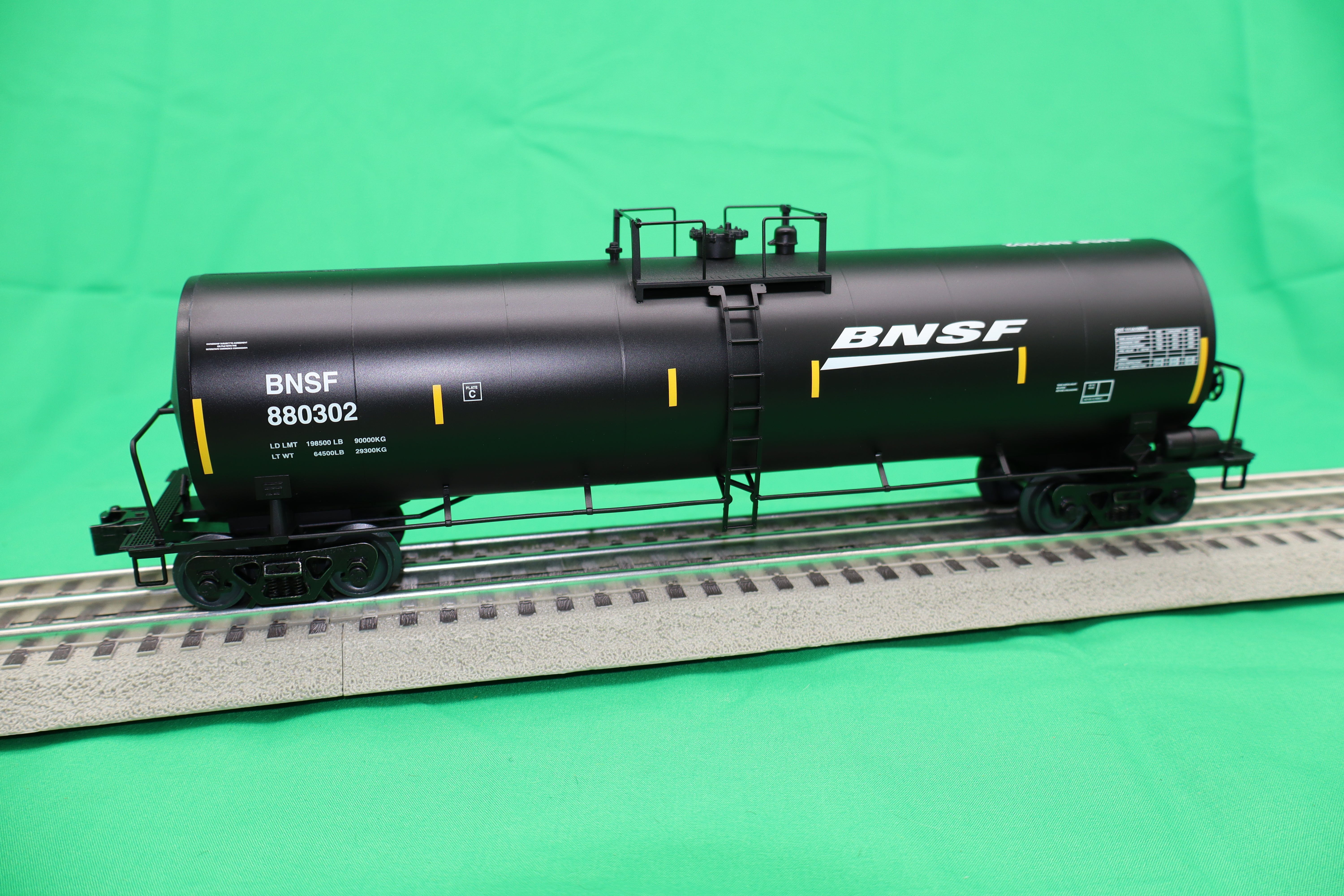 Lionel 2442350 - 50' Tank Car "BNSF" (3-Car)