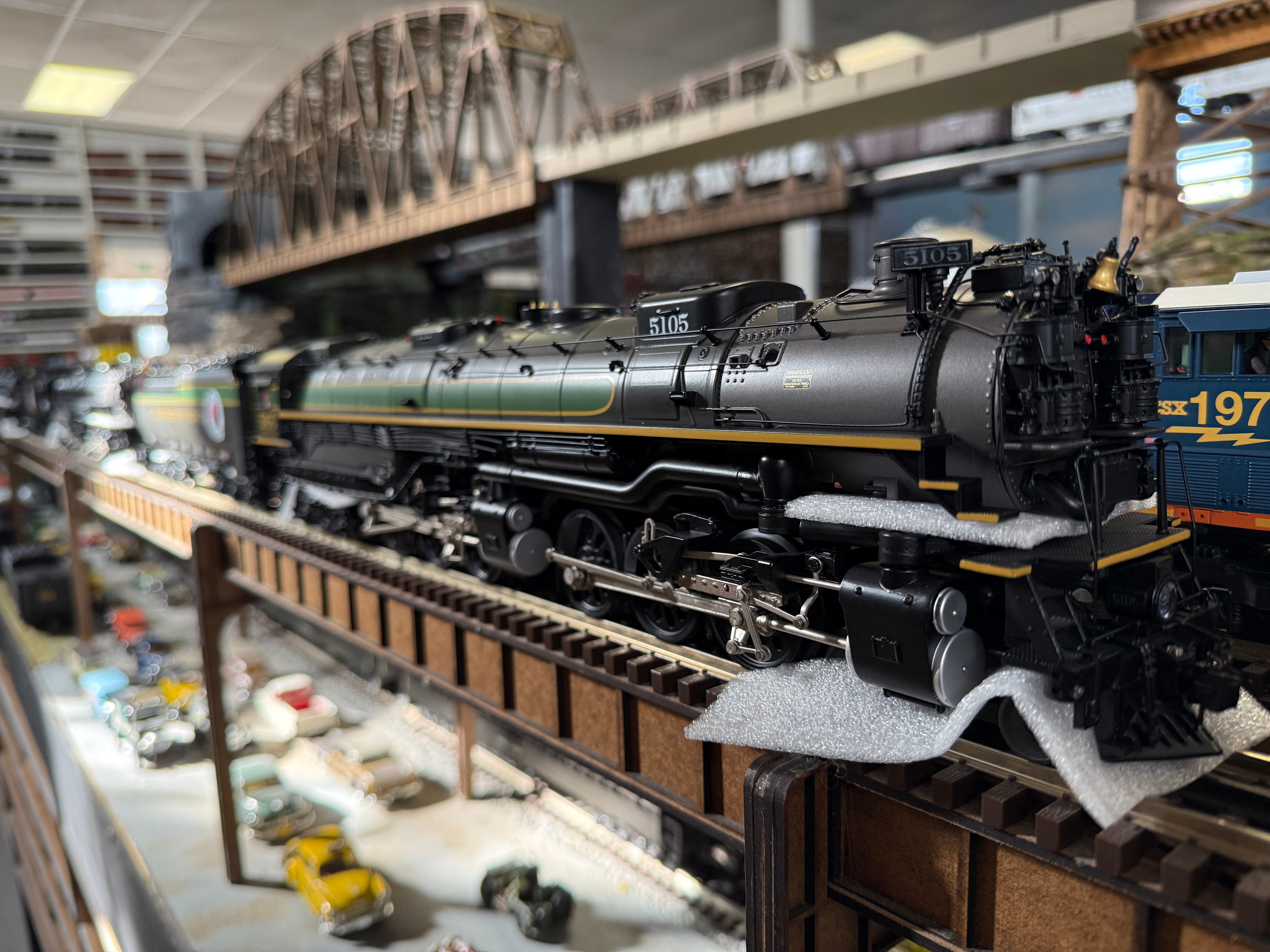 MTH 20-3946-1 - 4-6-6-4 Z-6 Challenger Steam Engine "Northern Pacific" #5105 w/ PS3 (Main Street)