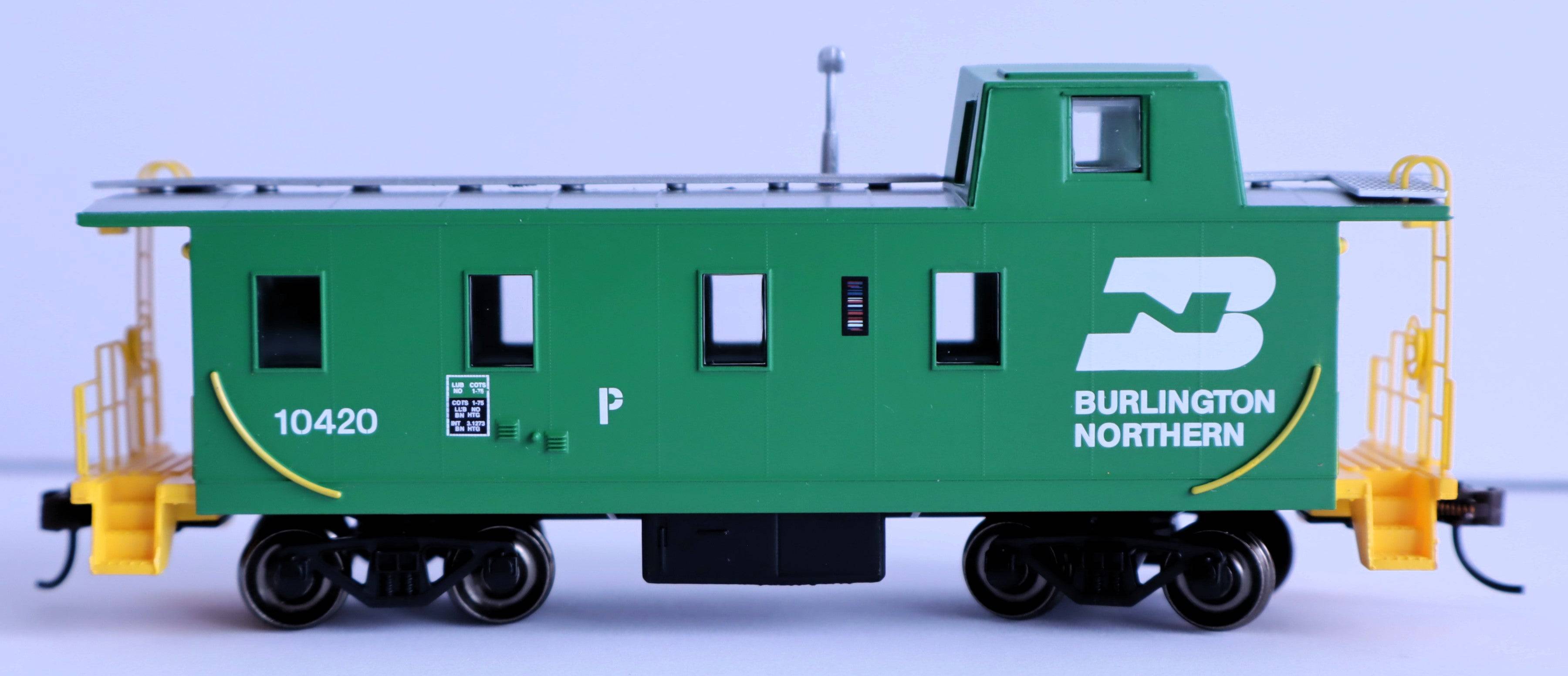 Bachmann HO 14005 - Slanted Offset Cupola Caboose "Burlington Northern" #10420 (Cascade Green, yellow, white)