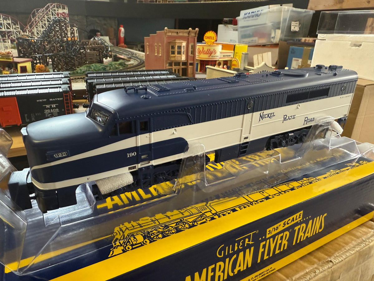 Lionel A/F 2221140 - FlyerChief PA AA Diesel Set "Nickel Plate Road" #189/190 - MrMuffin'sTrains
