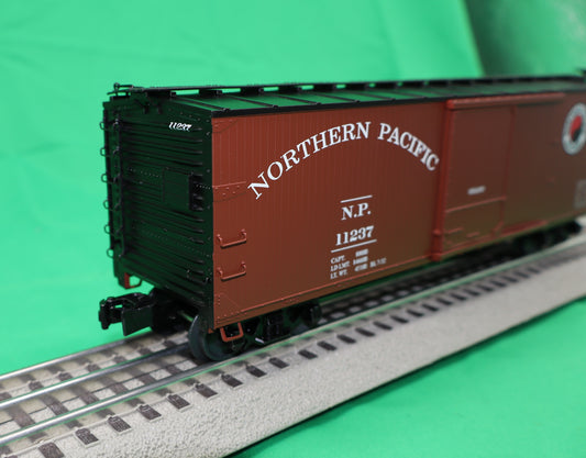 Lionel 2426200 - Double Sheathed Boxcar "Northern Pacific" #11237 - MrMuffin'sTrains