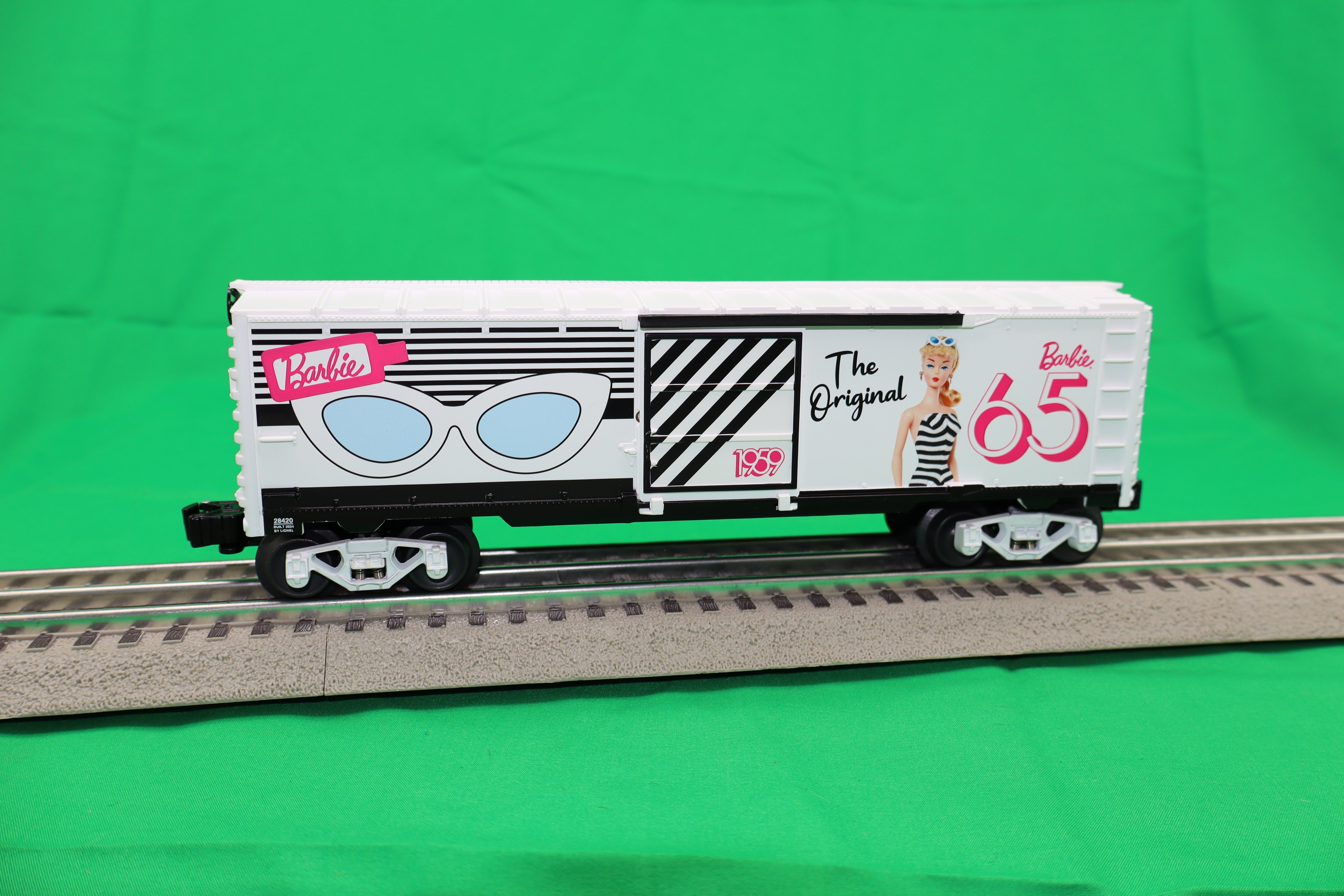 Lionel 2428420 - Barbie - 65th Anniversary 1959 Boxcar "The Original"