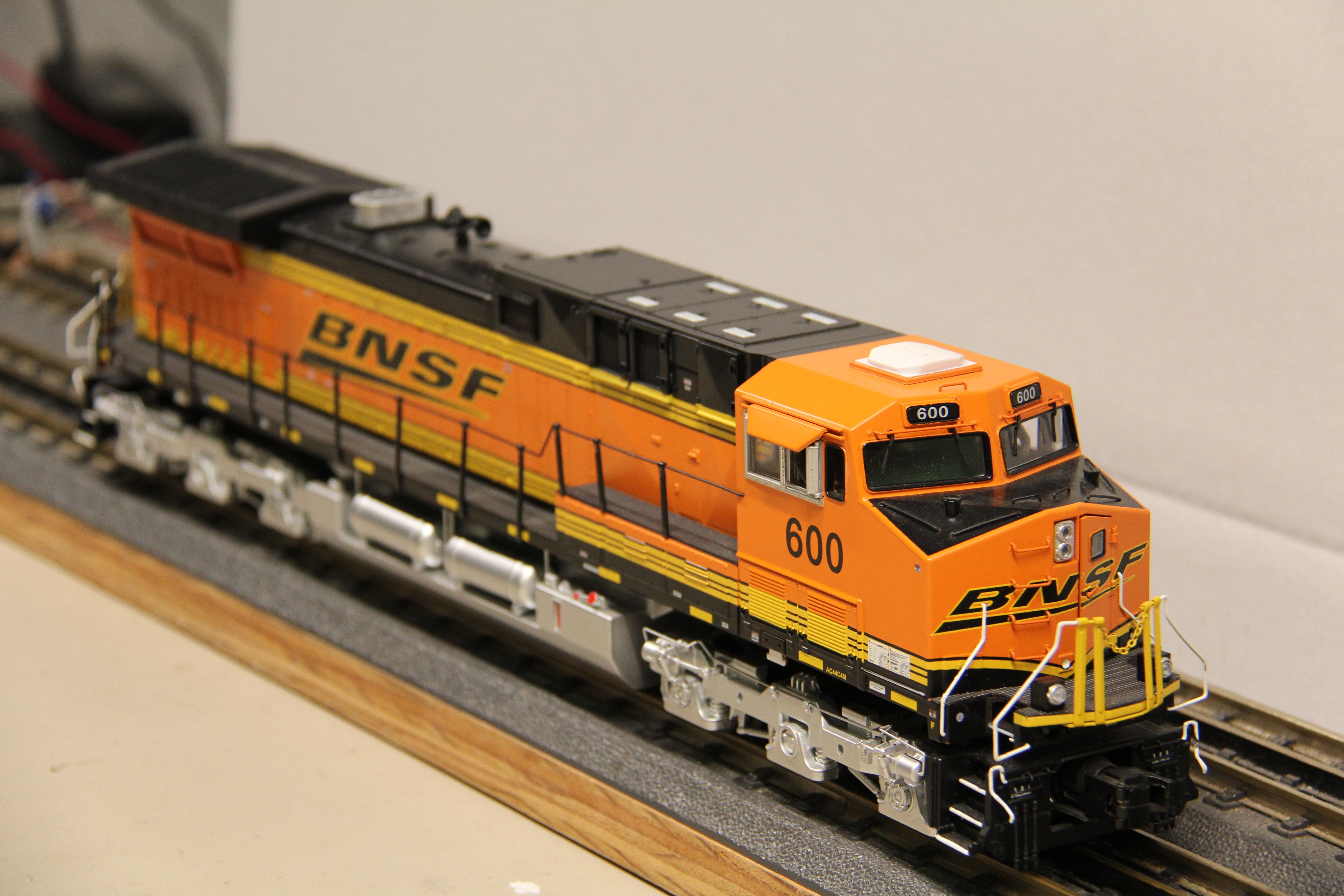 MTH 20-20637-7 BNSF AC4400CW Diesel Engine #600-Second hand-M7456 - MrMuffin'sTrains