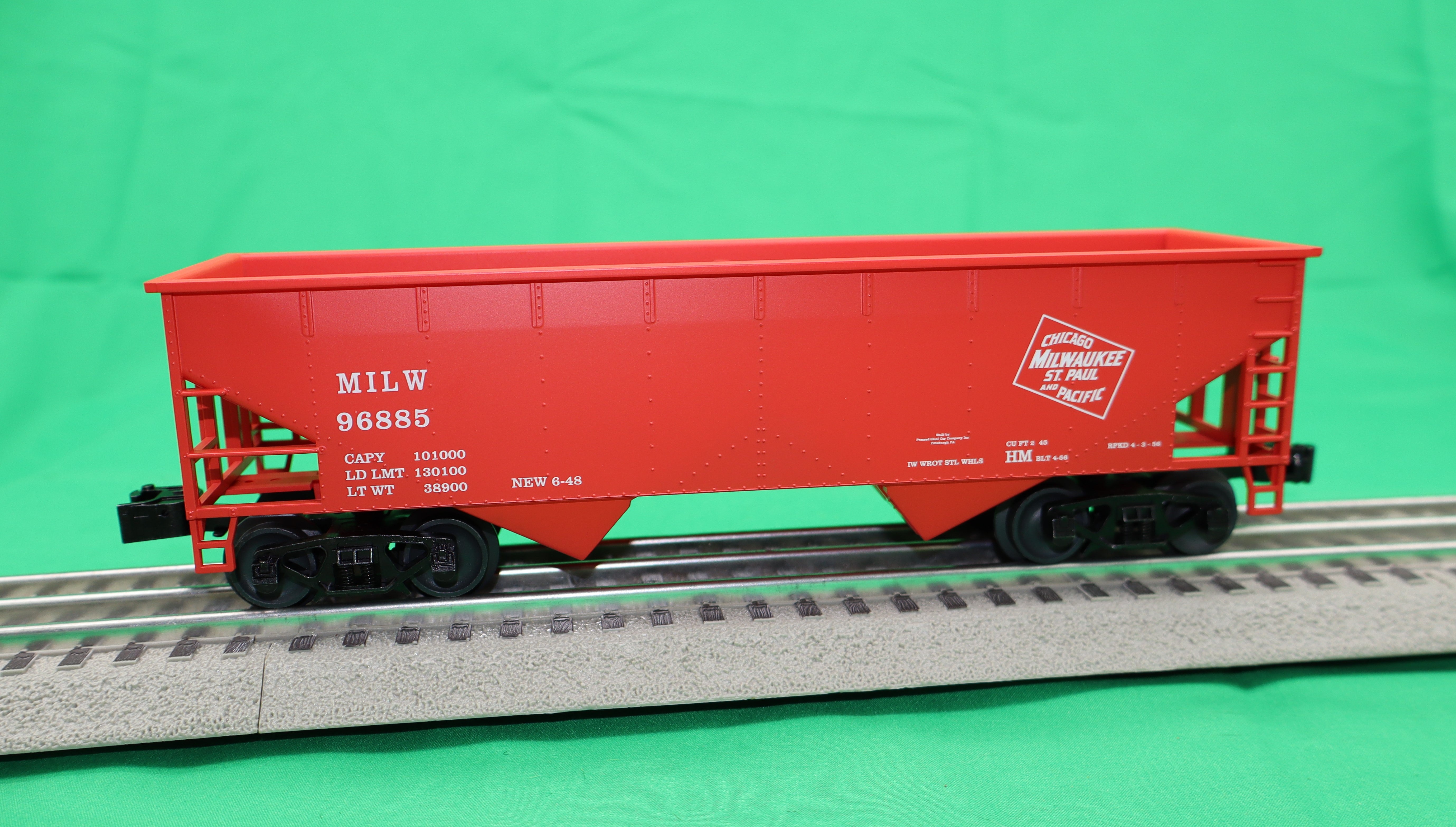 Lionel 2442330 - 2-Bay AAR Hopper Car "Milwaukee Road" (3-Car) Set #1