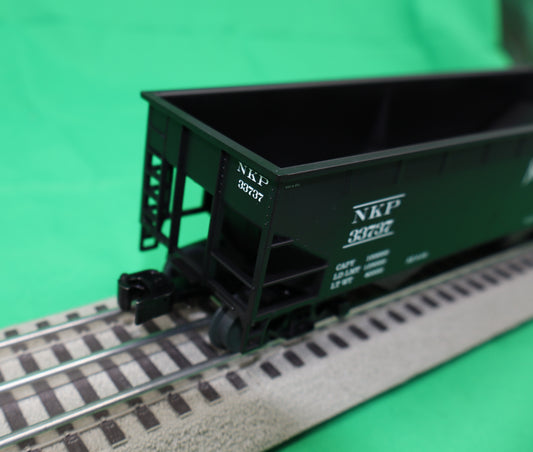 Lionel 2442329 - 2-Bay AAR Hopper Car "Nickel Plate Road" #33737 - MrMuffin'sTrains