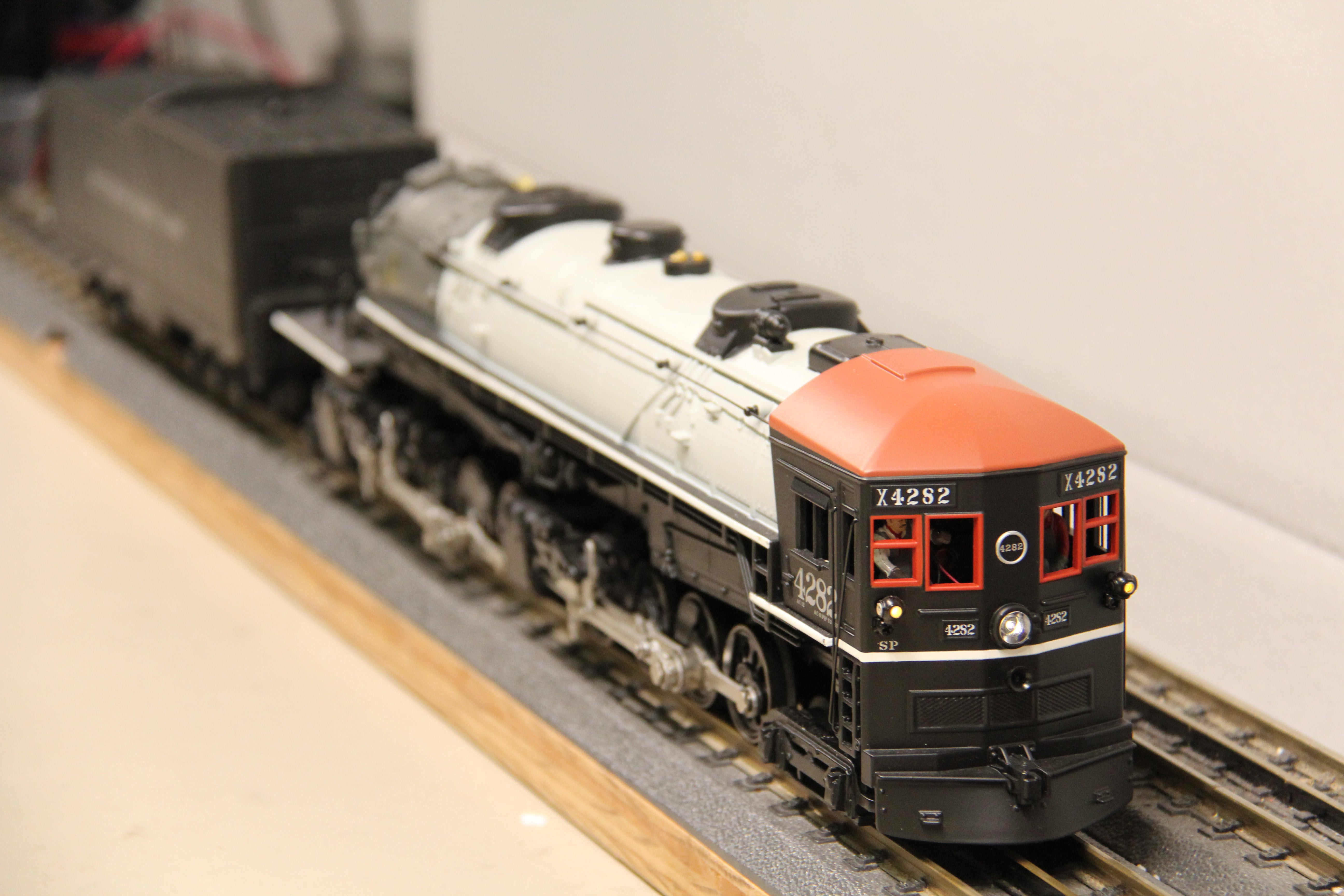 Rail King 30-1822-1 Southern Pacific 4-8-8-2  Imperial Cab Forward Steam Engine #4282-Second hand-M7457 - MrMuffin'sTrains