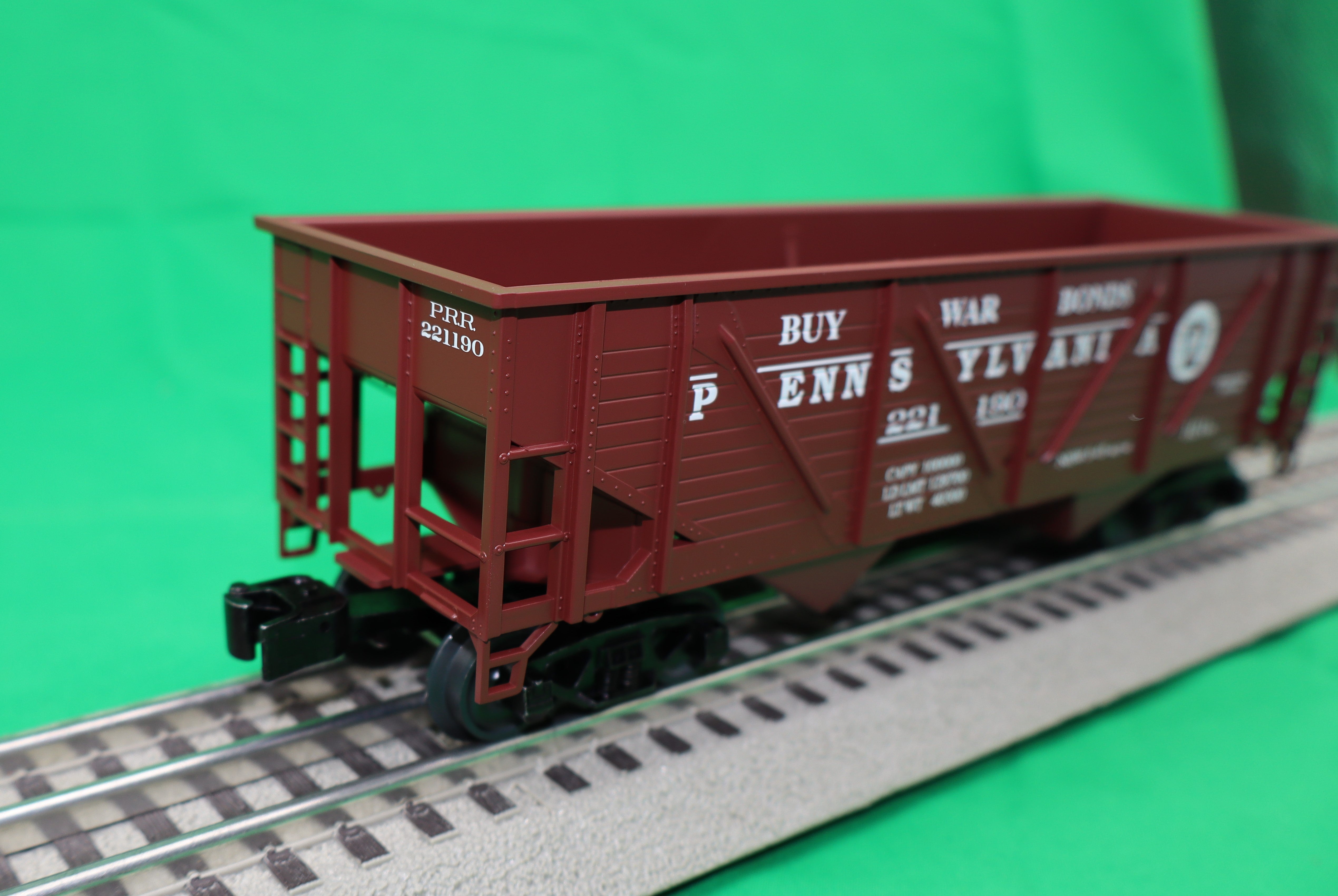 Lionel 2442109 - Composite 2-Bay Hopper "Pennsylvania" #221190