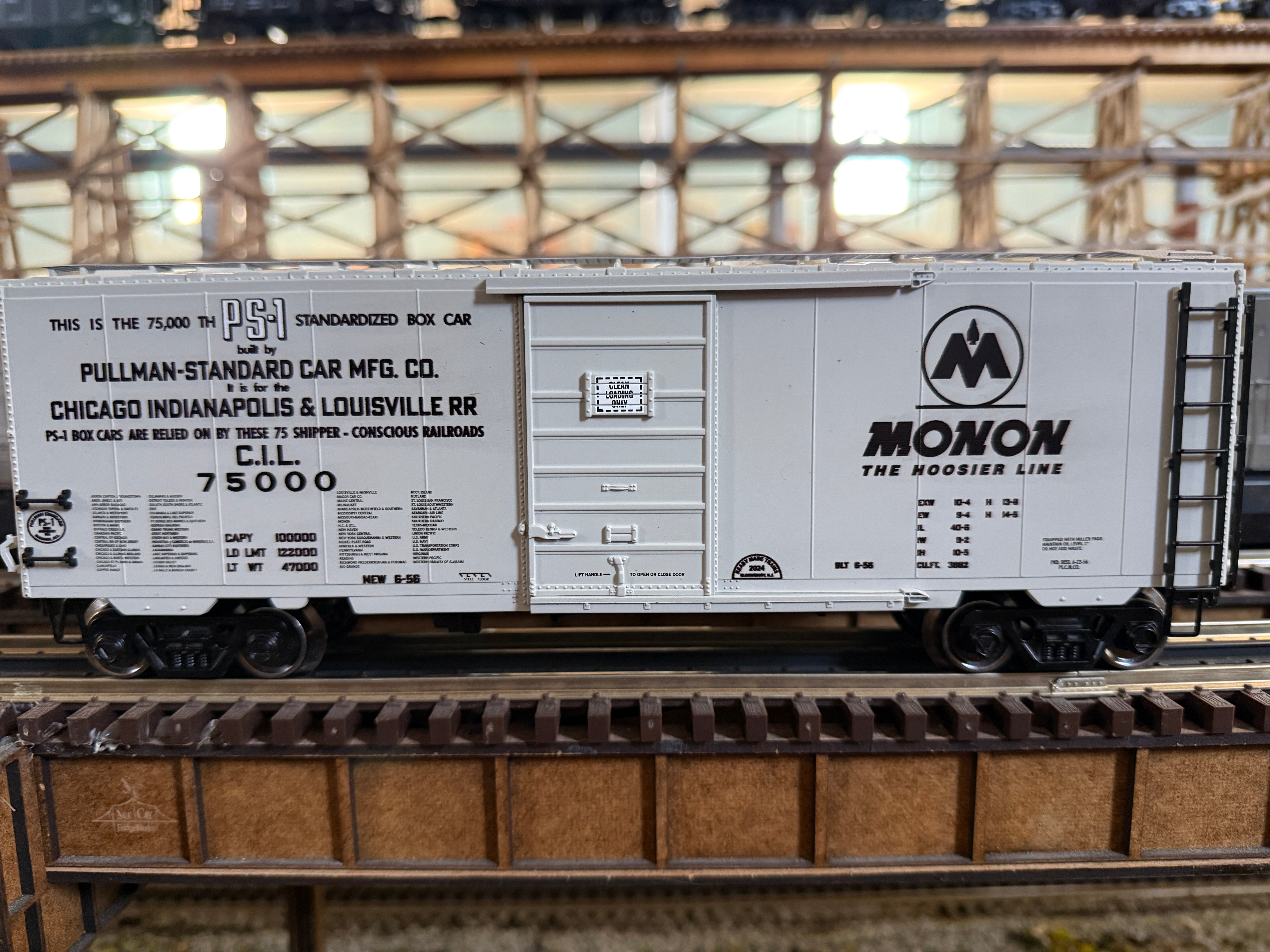 Ready Made Trains RMT-96460-1 - 40' PS-1 Box Car "Monon" #75000