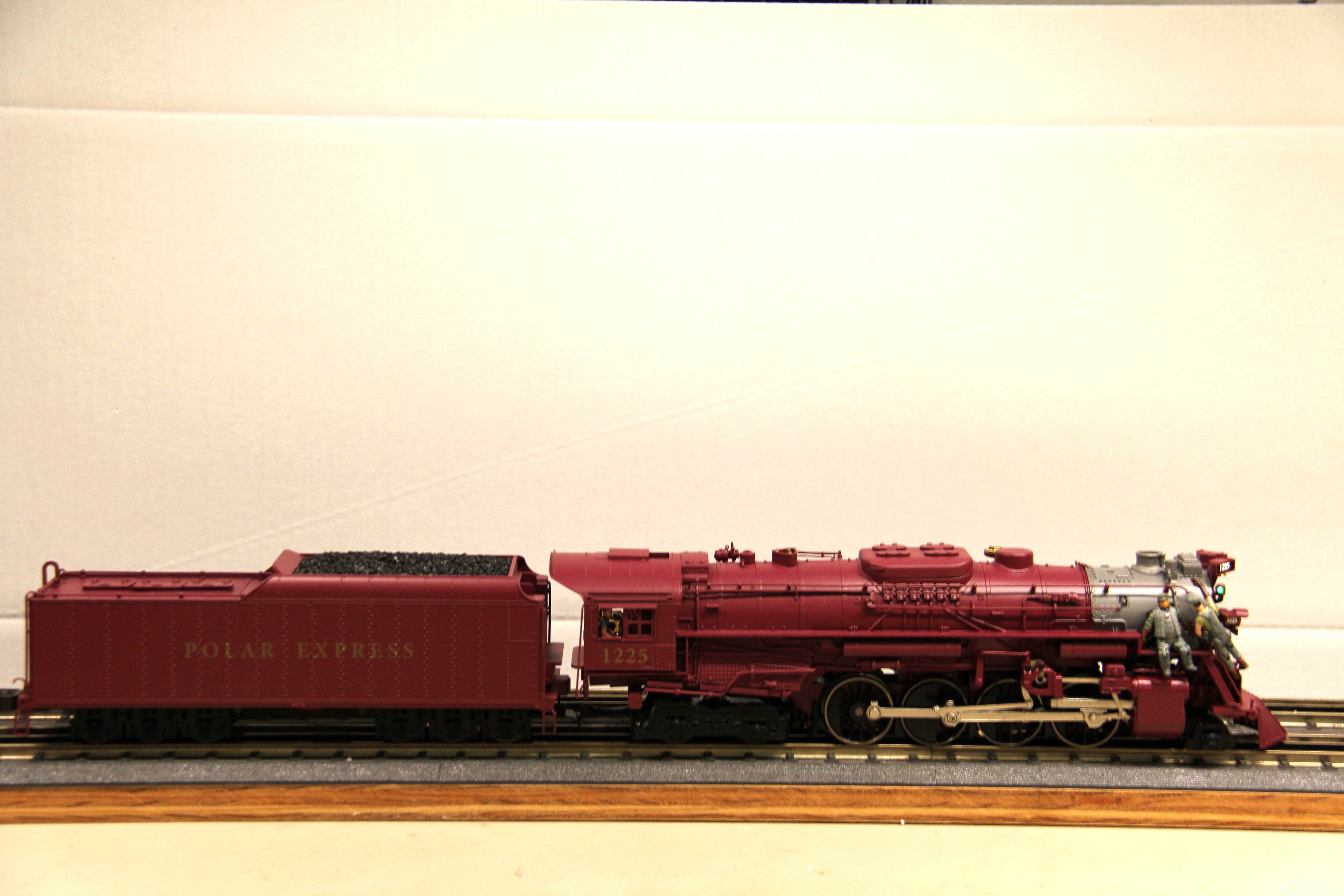 Lionel 2431480 Polar Express 20th Anniversary LEGACY Berkshire #1225 Special Edition Red & 5 Polar Express Passenger Car Set-Second hand-M7473 - MrMuffin'sTrains