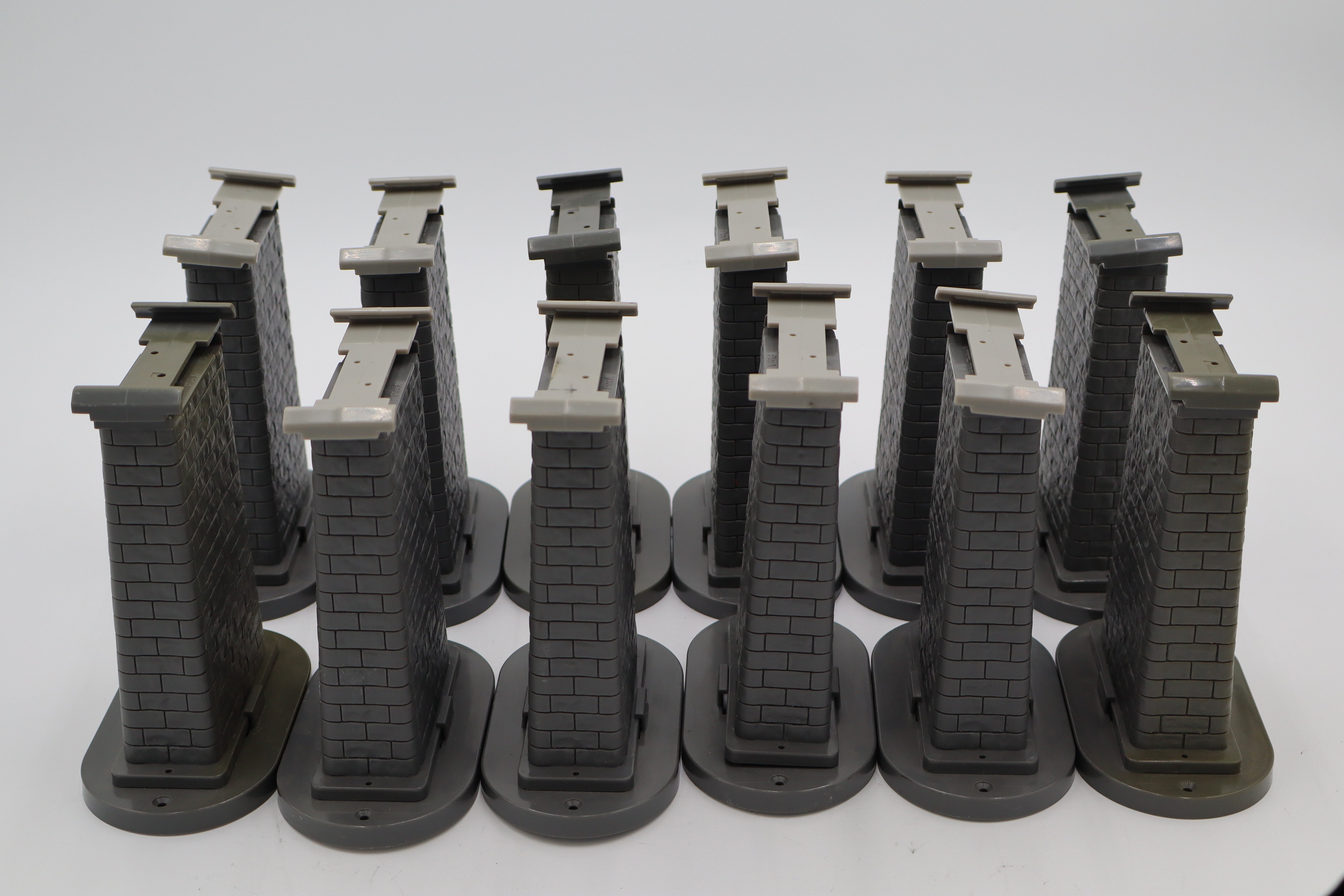 Rail King Pier base- 12 pieces-Second hand-M8461