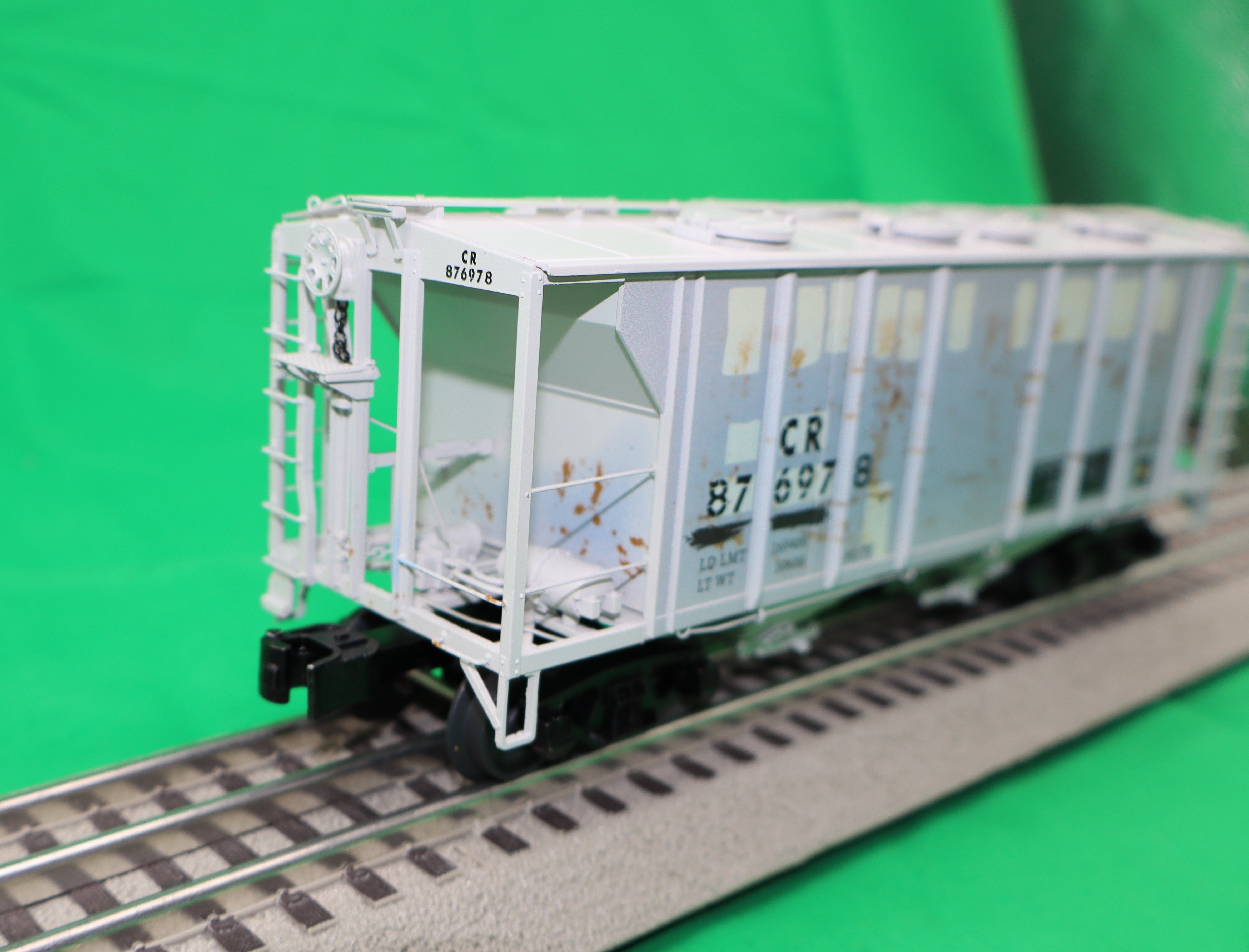 Lionel 2426631 - PS-2 Covered Hopper Car