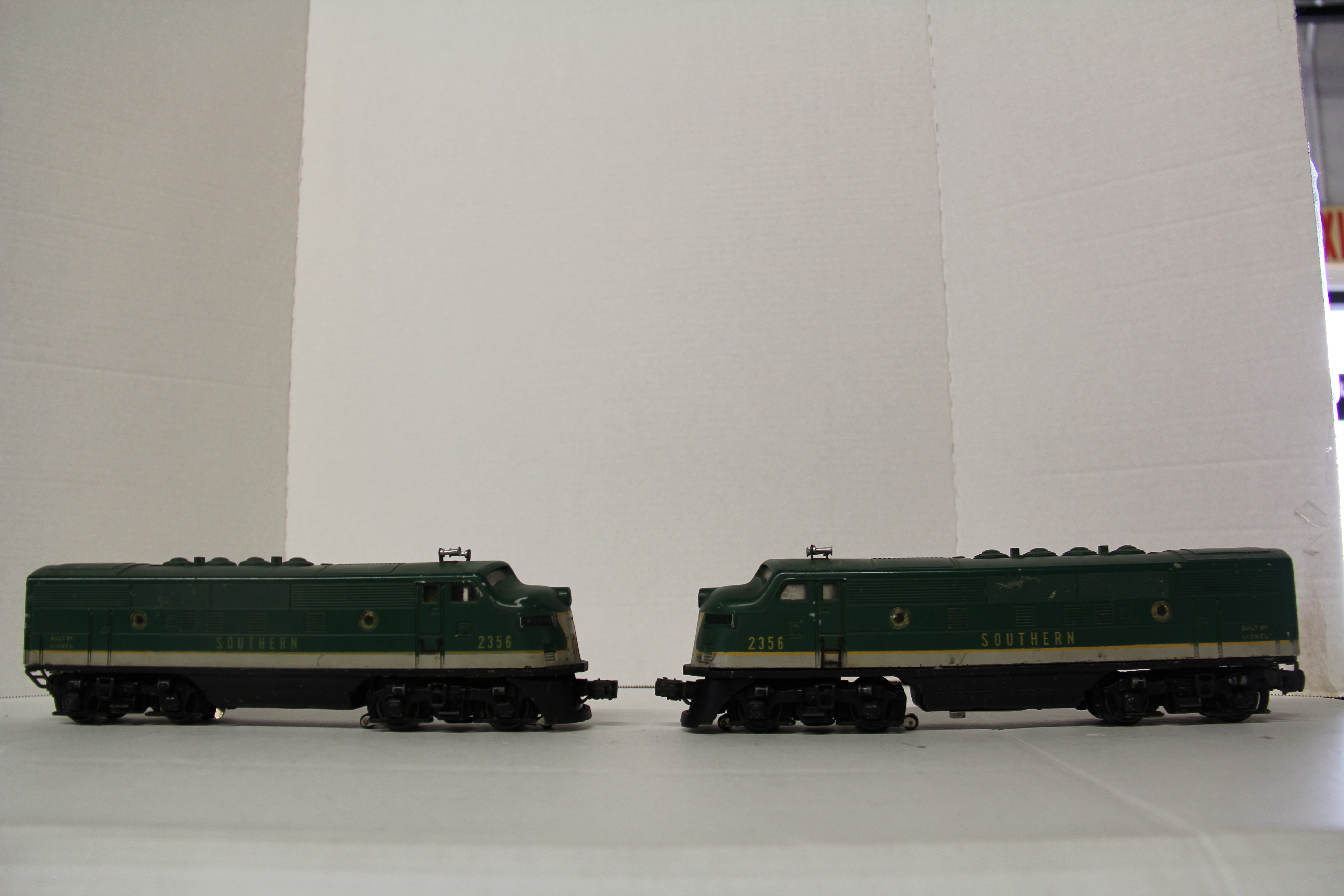 Lionel PostWar Southern F3 AA Diesel Units-Second hand-M6207