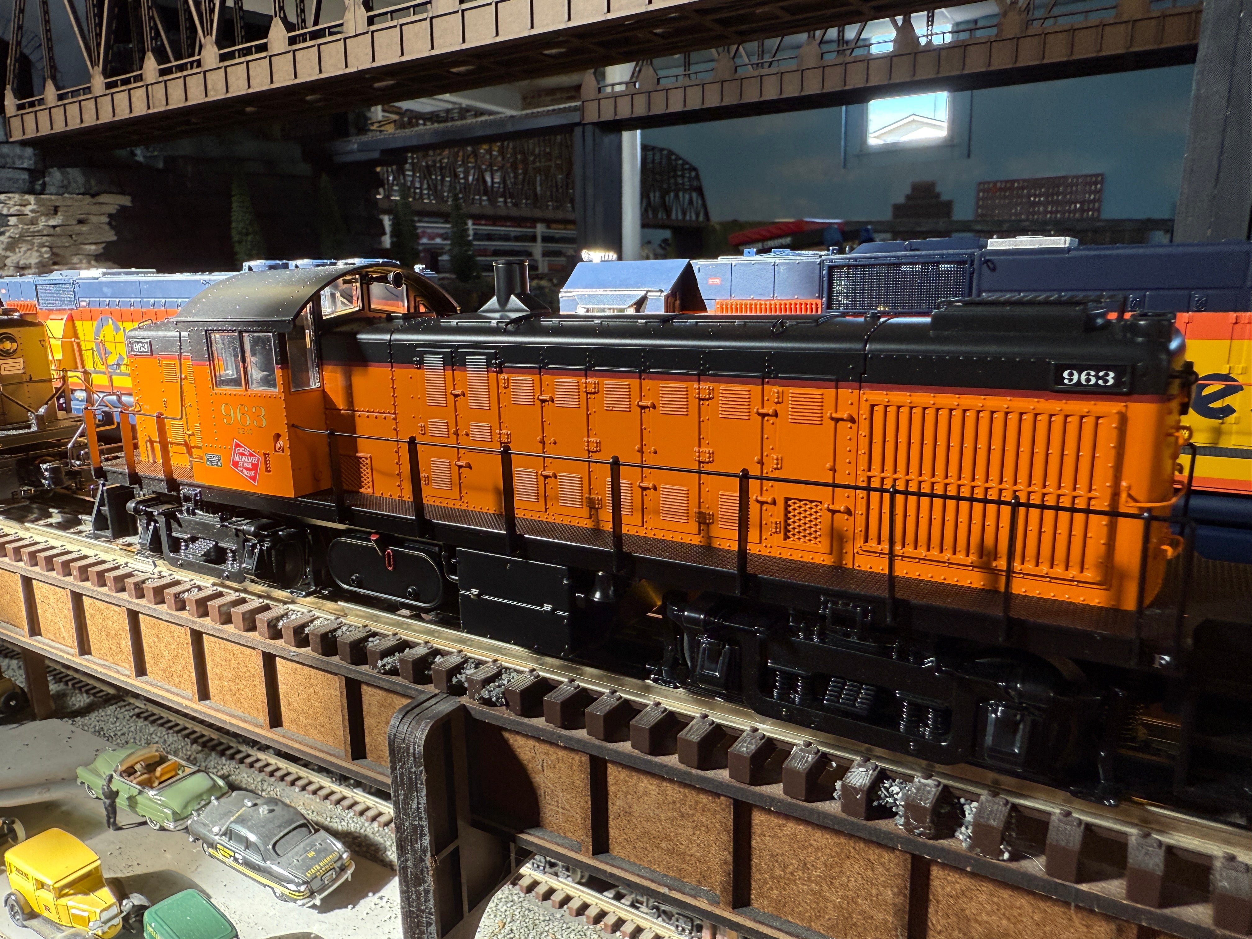 MTH 30-21298-1 - Alco RS-1 Diesel Engine "Milwaukee Road" #963 w/ PS3 - Custom Run for MrMuffin'sTrains