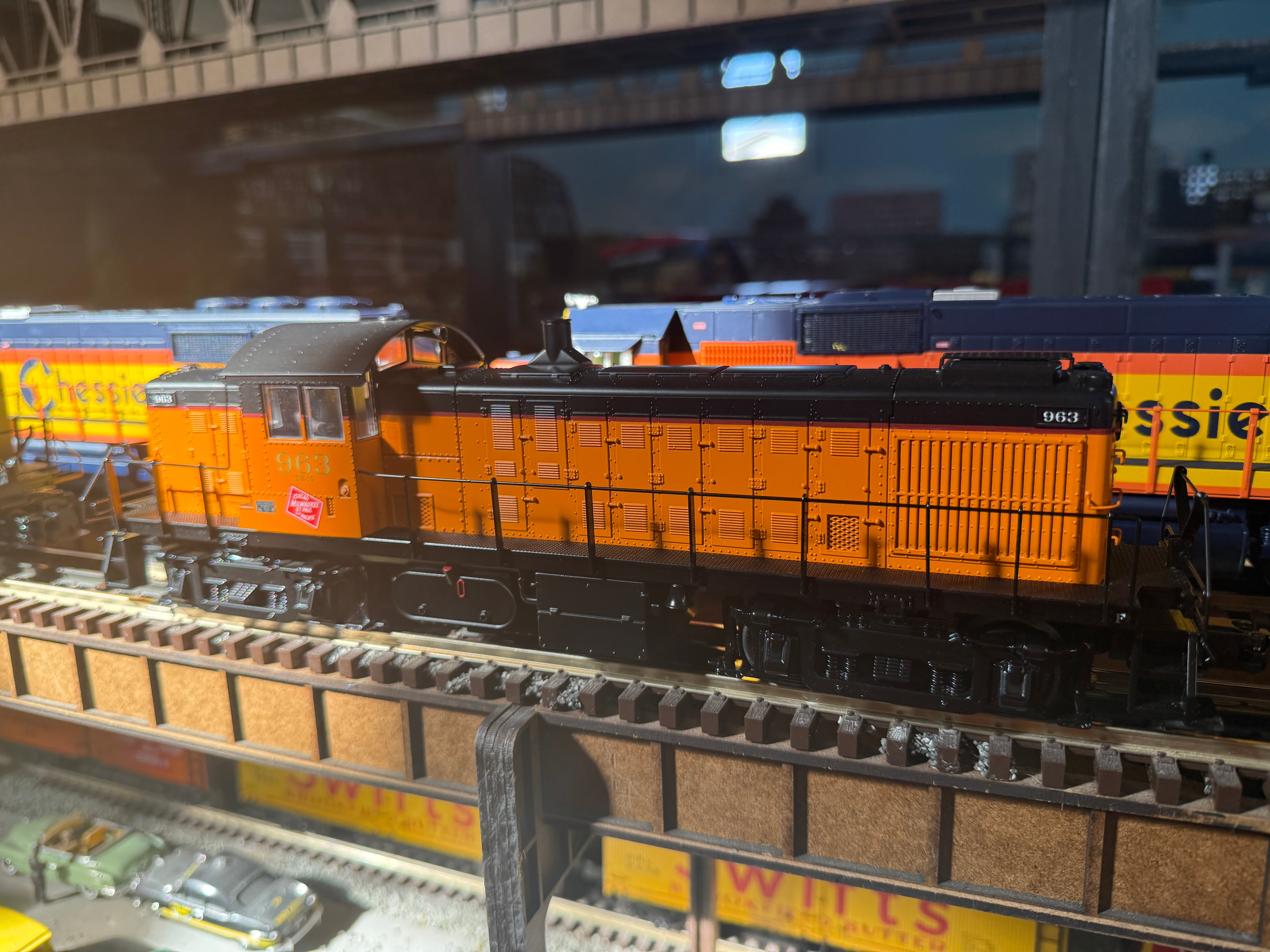 MTH 30-21298-1 - Alco RS-1 Diesel Engine "Milwaukee Road" #963 w/ PS3 - Custom Run for MrMuffin'sTrains