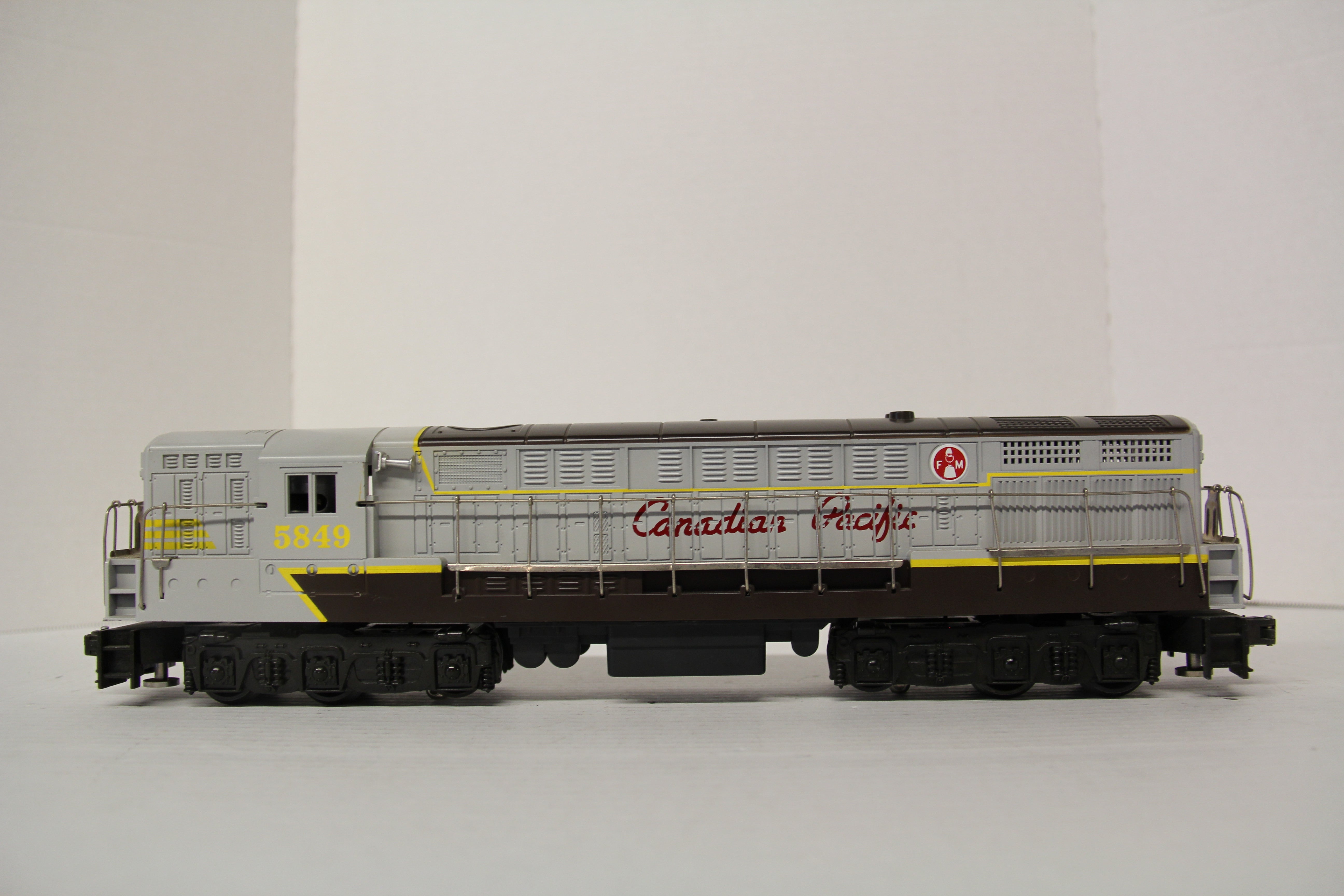 Williams Canadian Pacific Fairbanks Morse Trainmaster Diesel Locomotive-Second hand-M6208