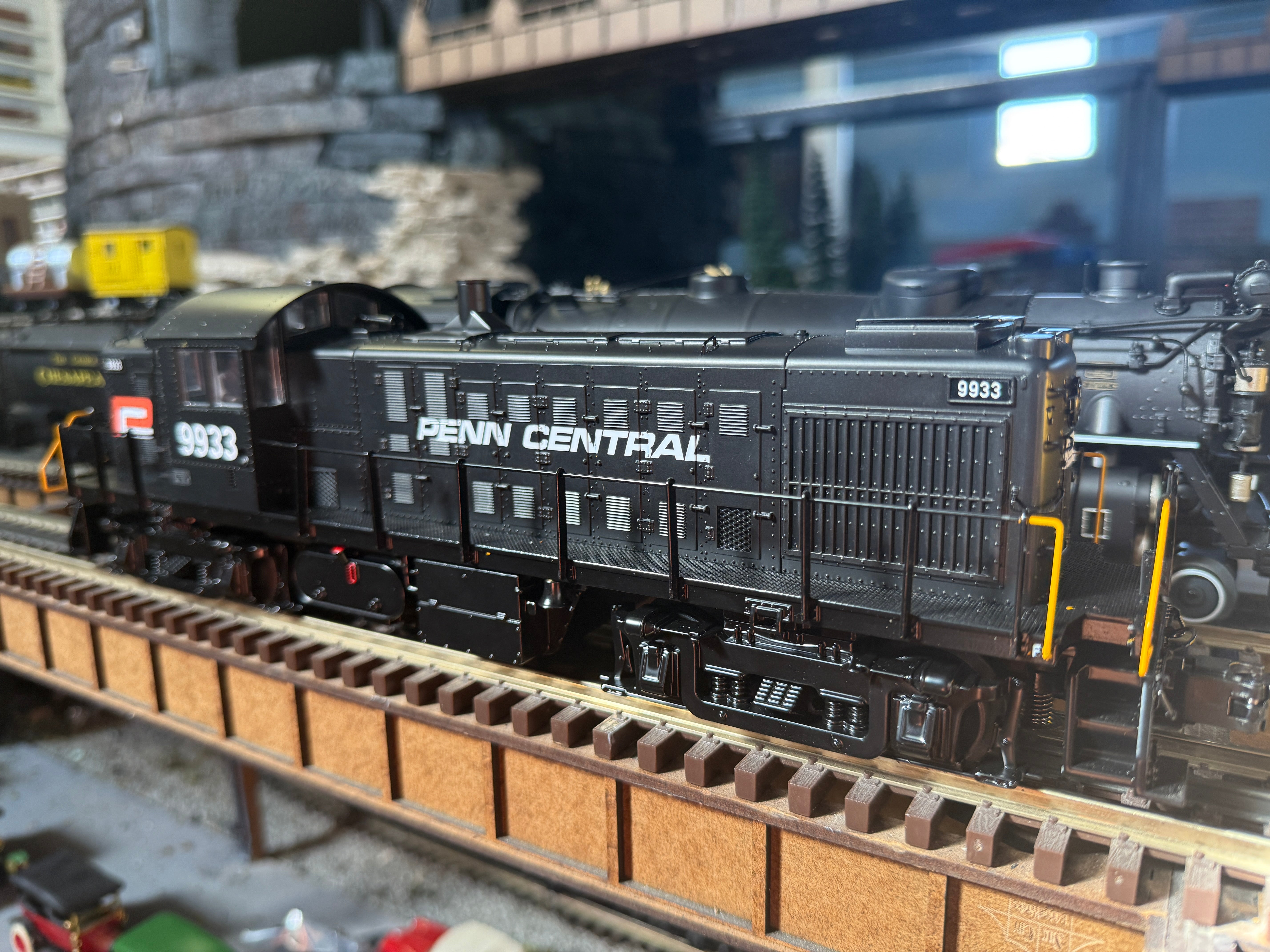 MTH 30-21294-1 - Alco RS-1 Diesel Engine "Penn Central" #9933 w/ PS3 - Custom Run for MrMuffin'sTrains